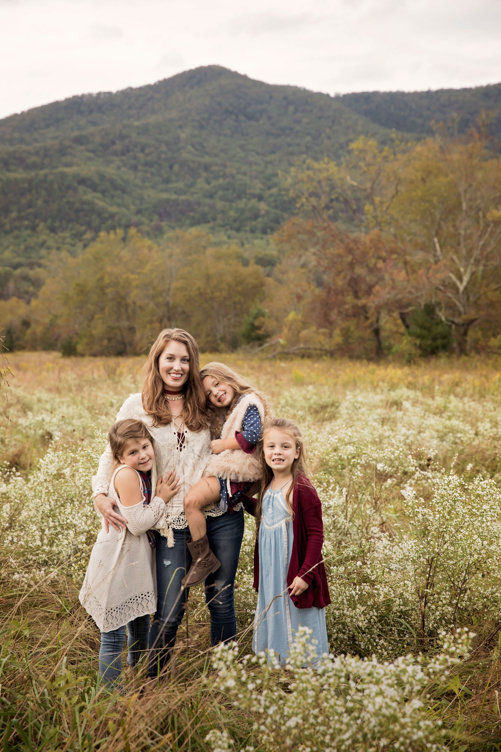 smoky-mountain-family-pictures-mom-daughter.jpg