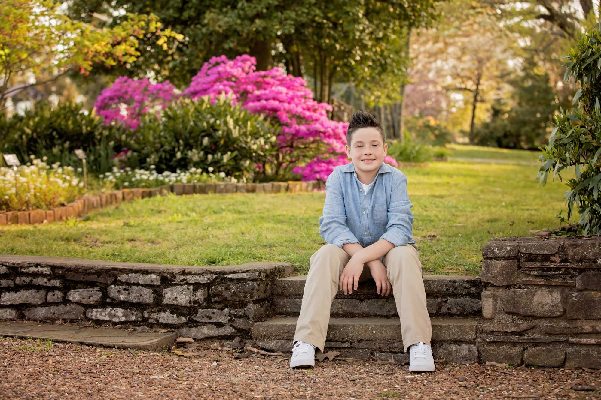 knoxville-family-photographer-botanical-gardens-boy-on-steps.jpg