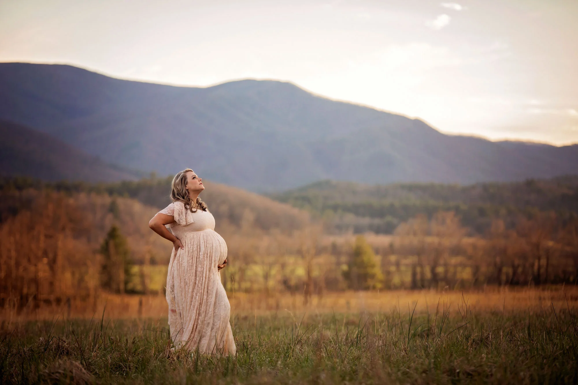 beautiful-maternity-portria-by-gatlinburg-photographer.jpg