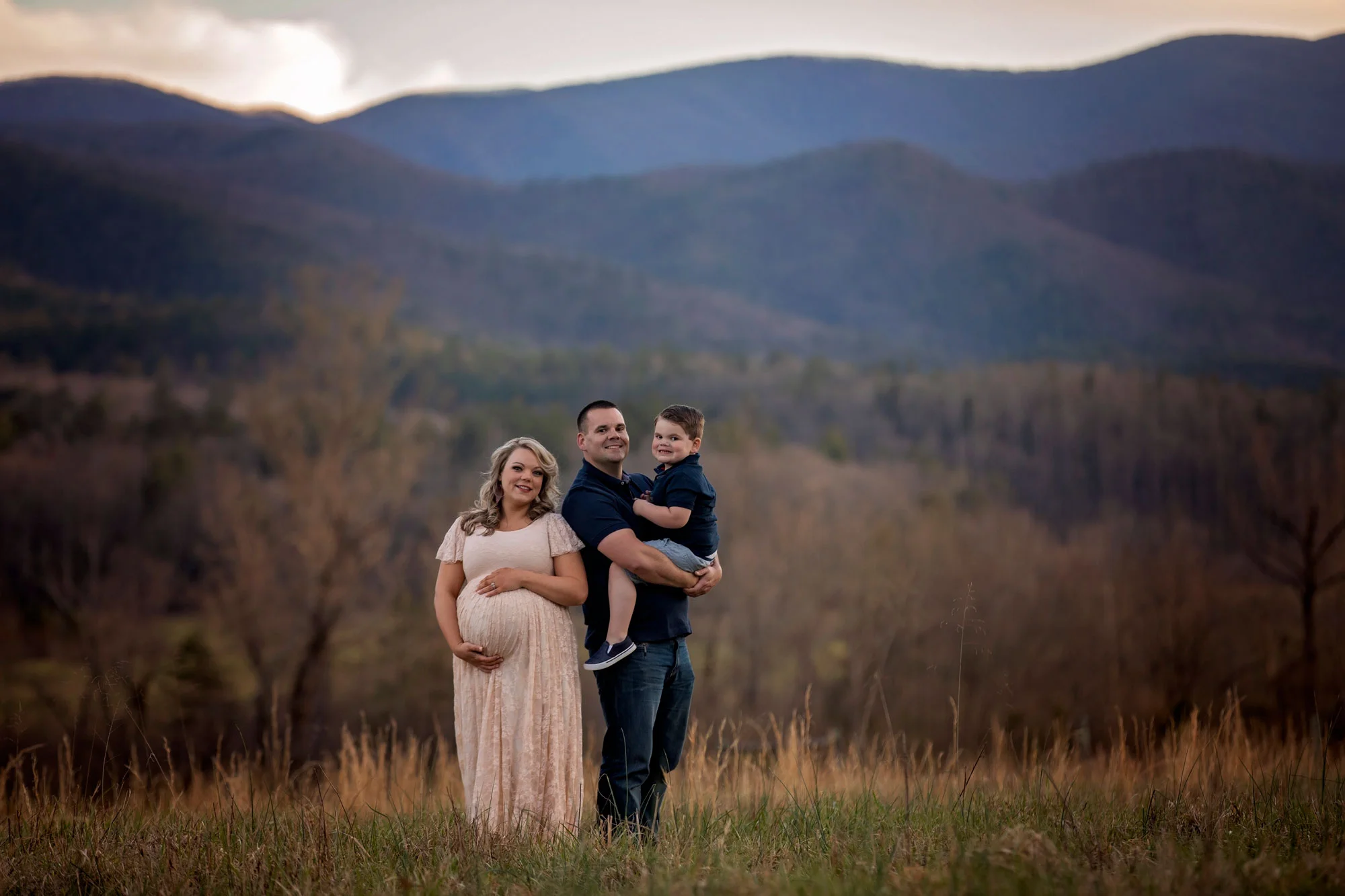 cades-cove-photographer-smoky-mountain-family-portrait.jpg