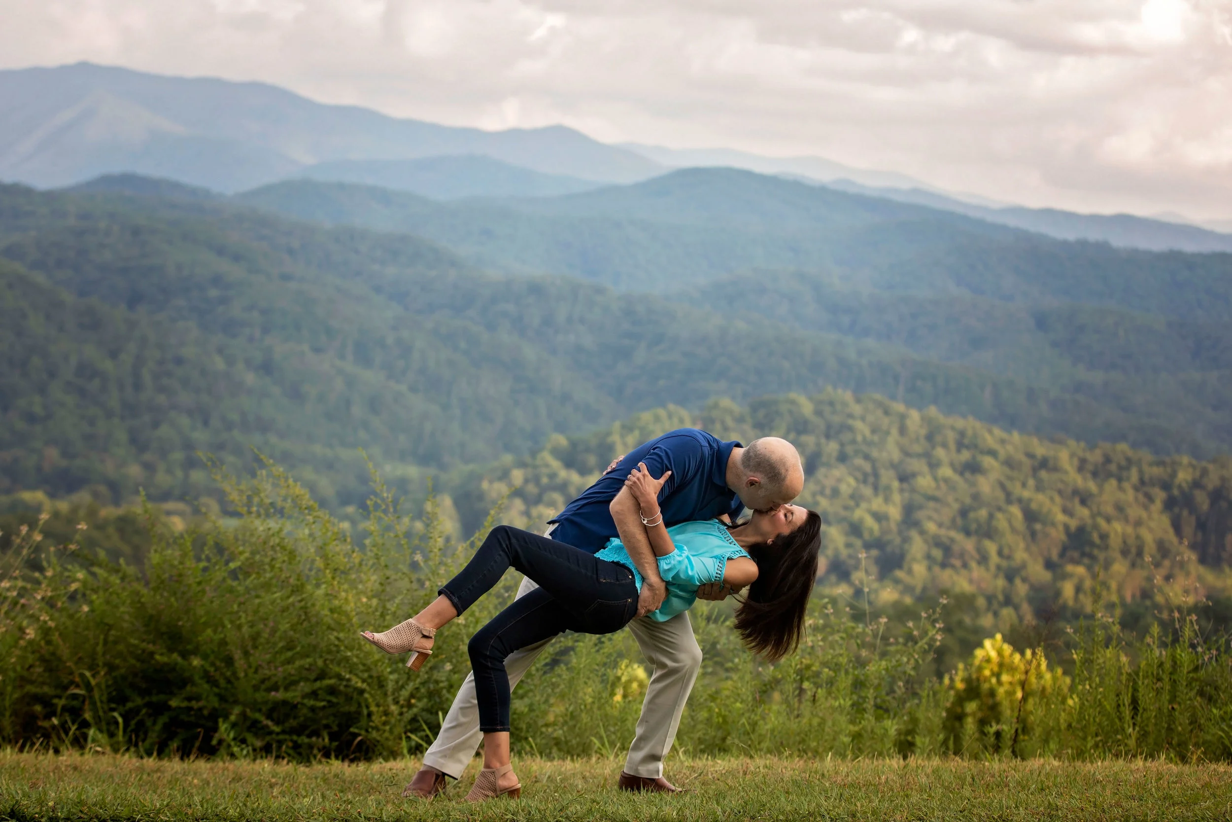 gatlinburg-photographers-in-tn-couples-picture.jpg