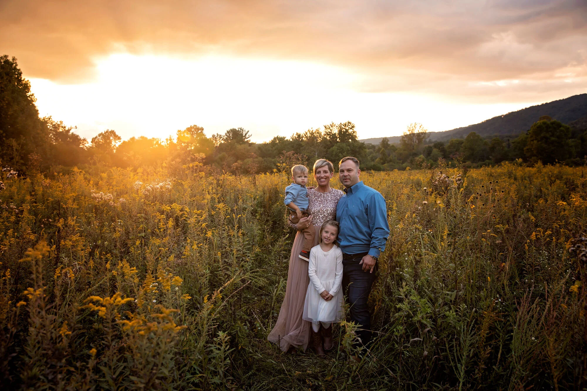 gatlinburg-family-photographer-cades-cove-session.jpg