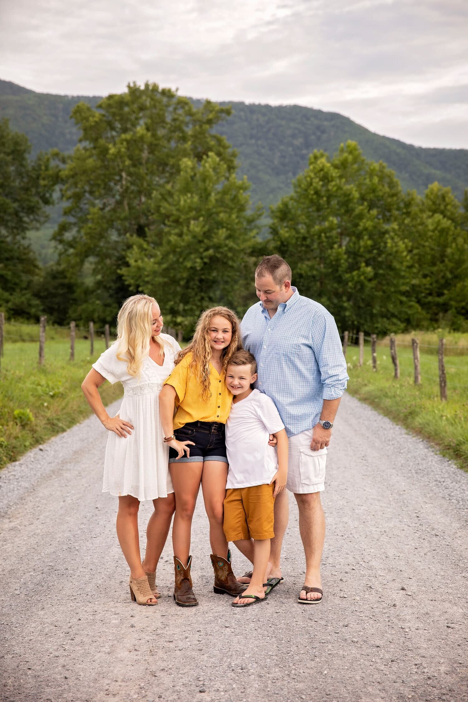 cades-cove-gatlinburg-family-photographer.jpg