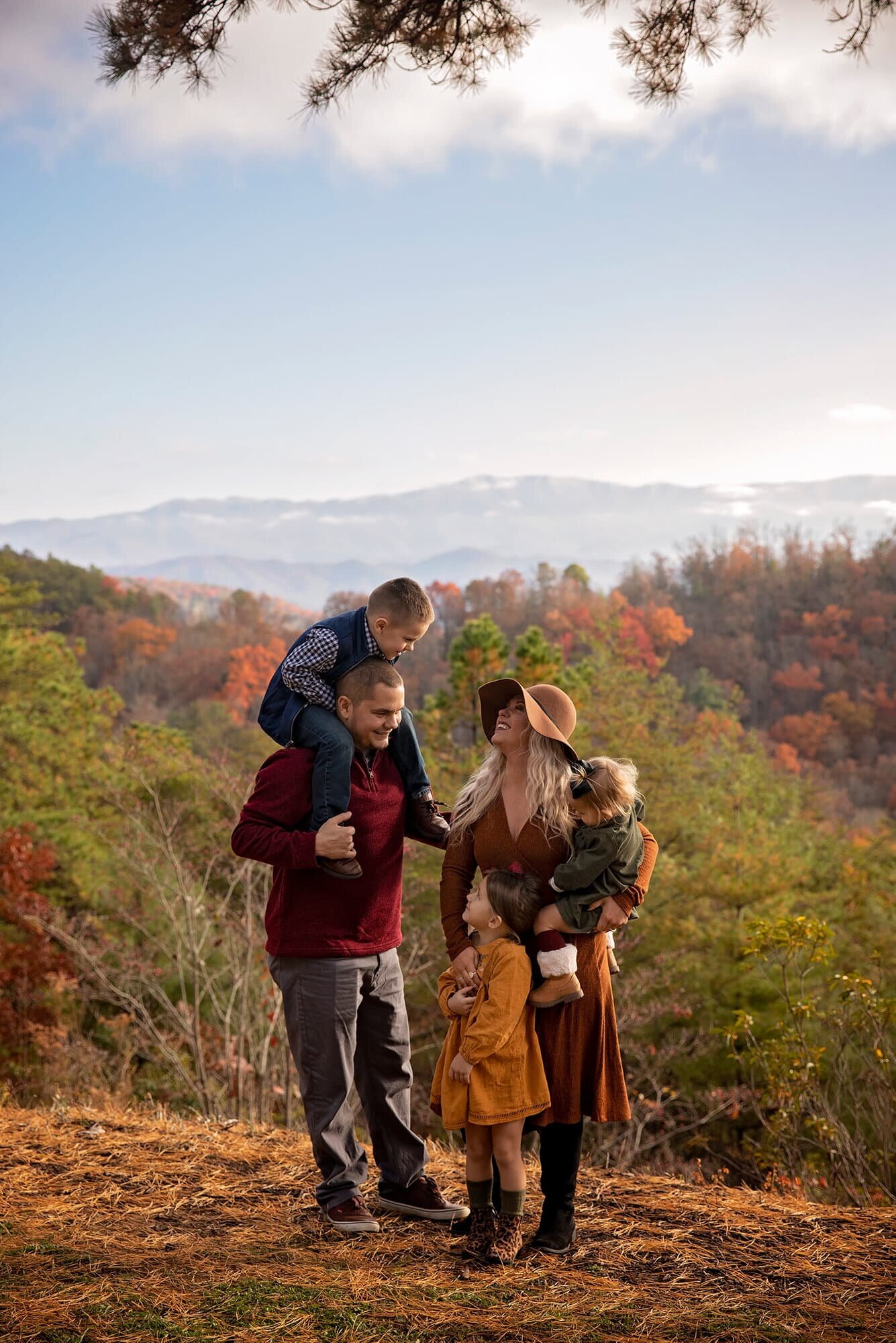 candin-smoky-mountain-family-portrait.jpg