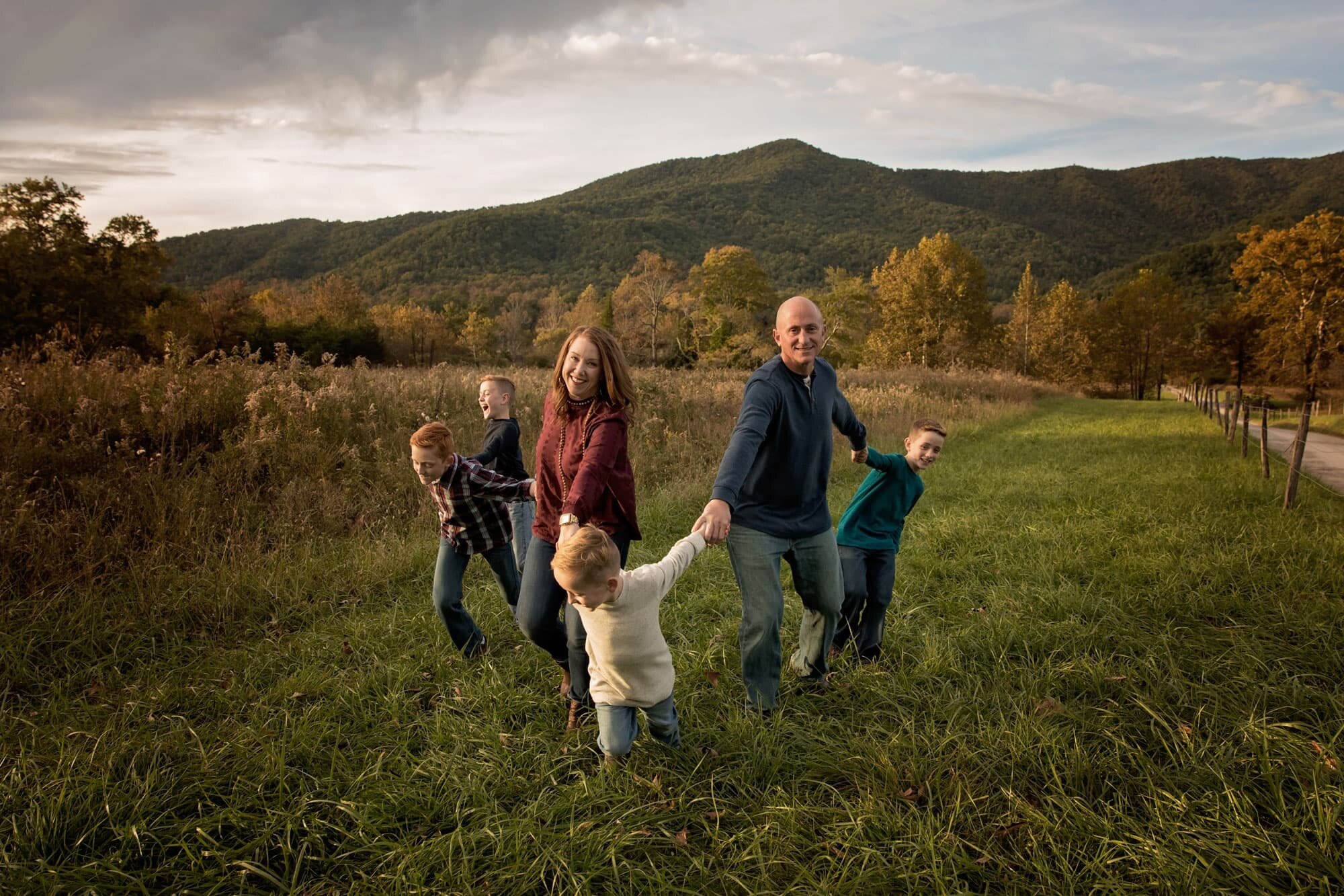 candid-family-pictures-gatlinburg-tn.jpg