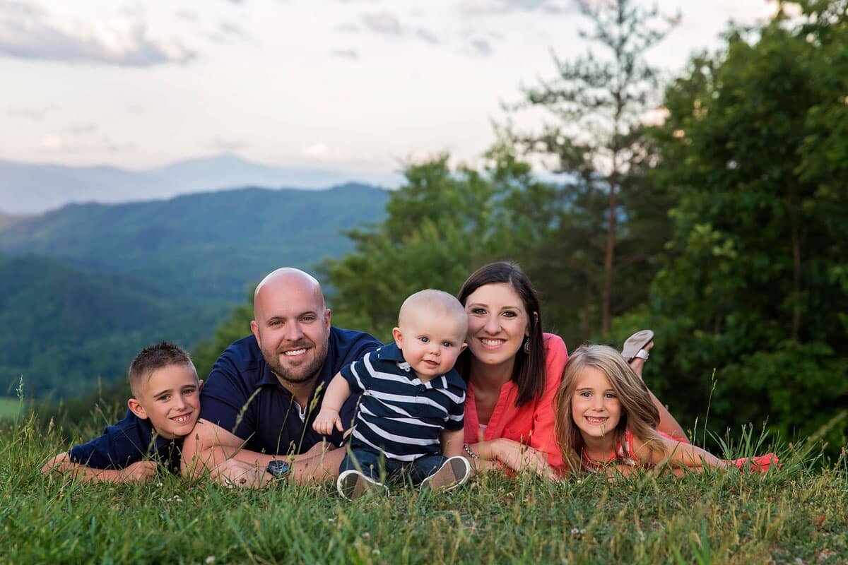 family-portrait-of-5-smoky-mountain-photographer.jpg