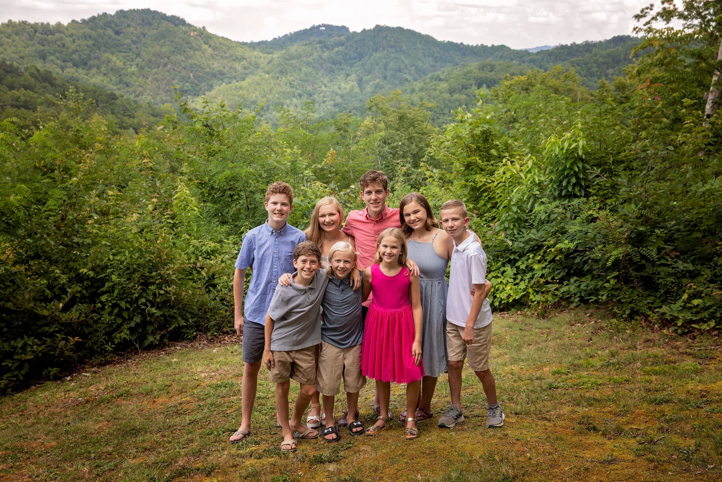 family-reunion-in-gatlinburg-cousins-all-together.jpg