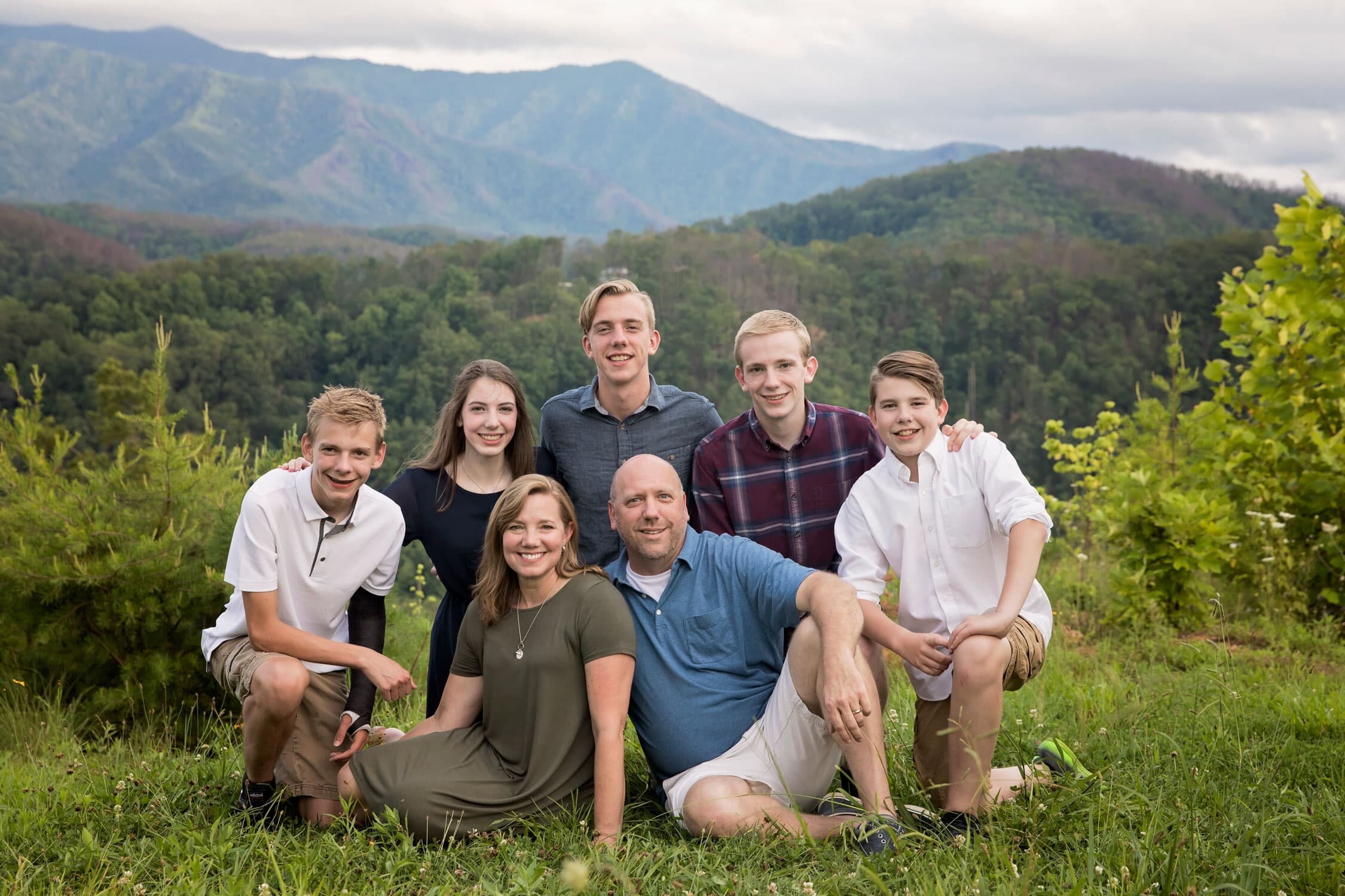 gatlinburg-and-pigeon-forge-family-photographer-reunion.jpg