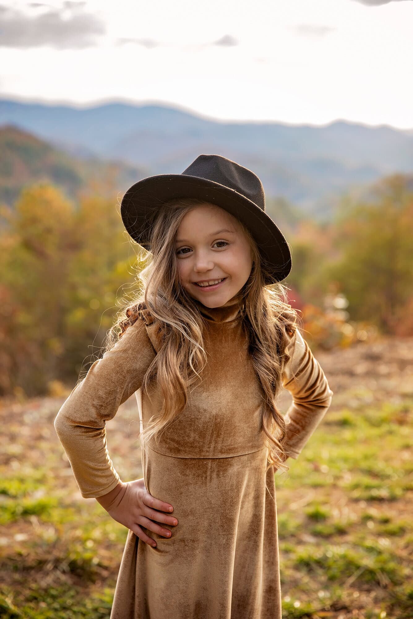 gatlinburg-photographer-child-in-smoky-mountains.jpg