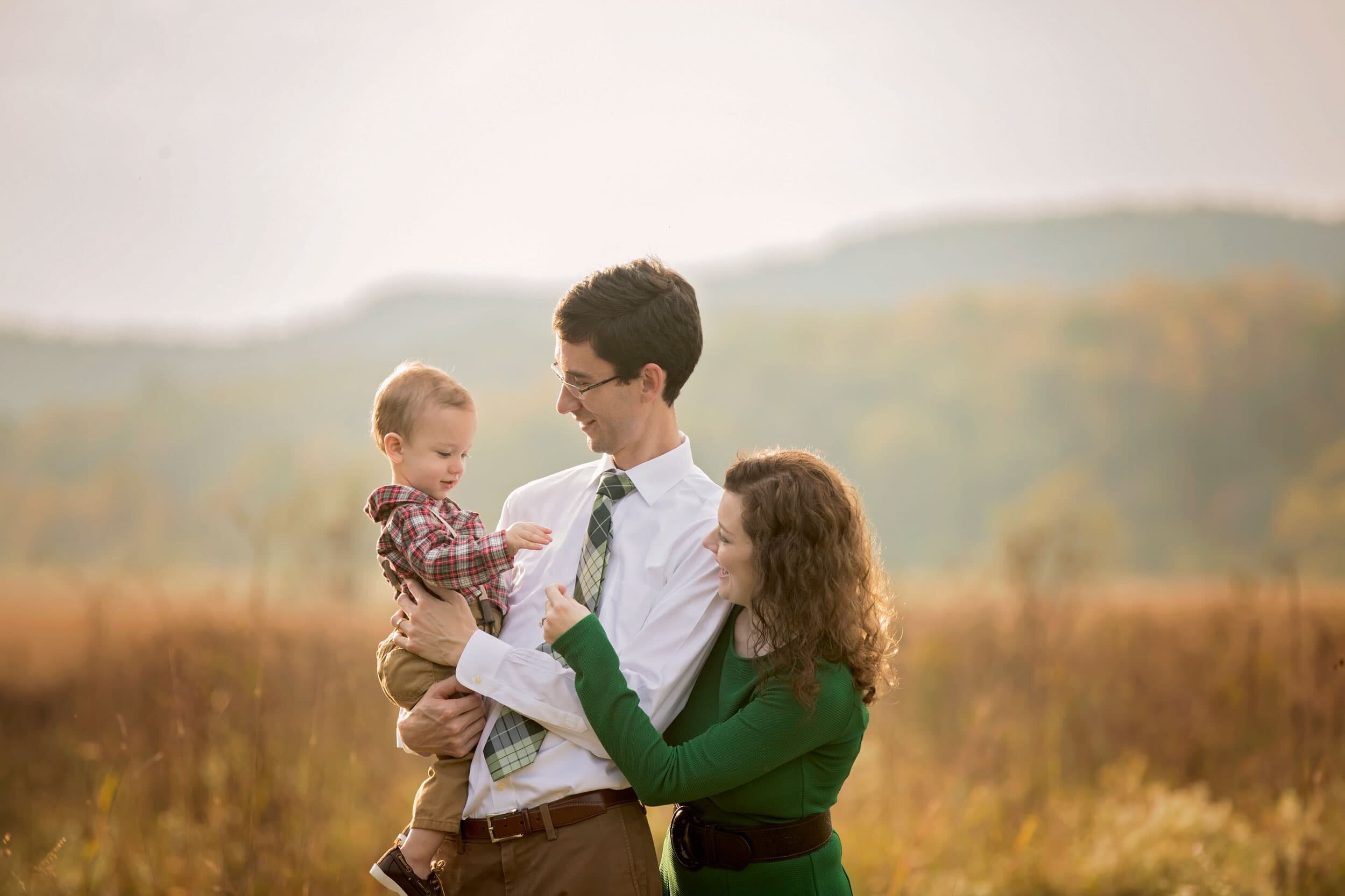 pigeon-forge-photographer-family-picture-in-cades-cove.jpg