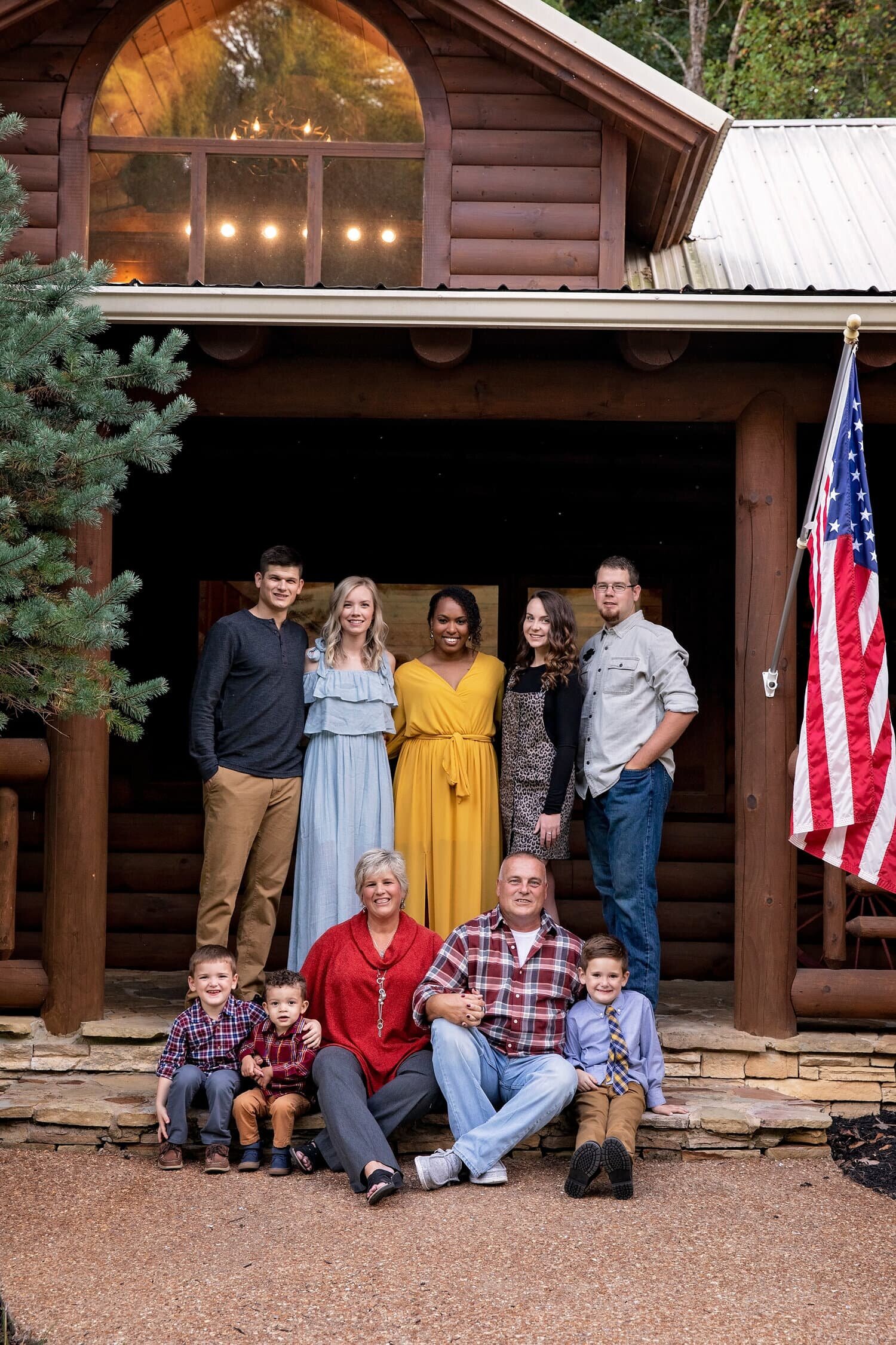 pigeon-forge-tn-family-portrait-at-cabin.jpg