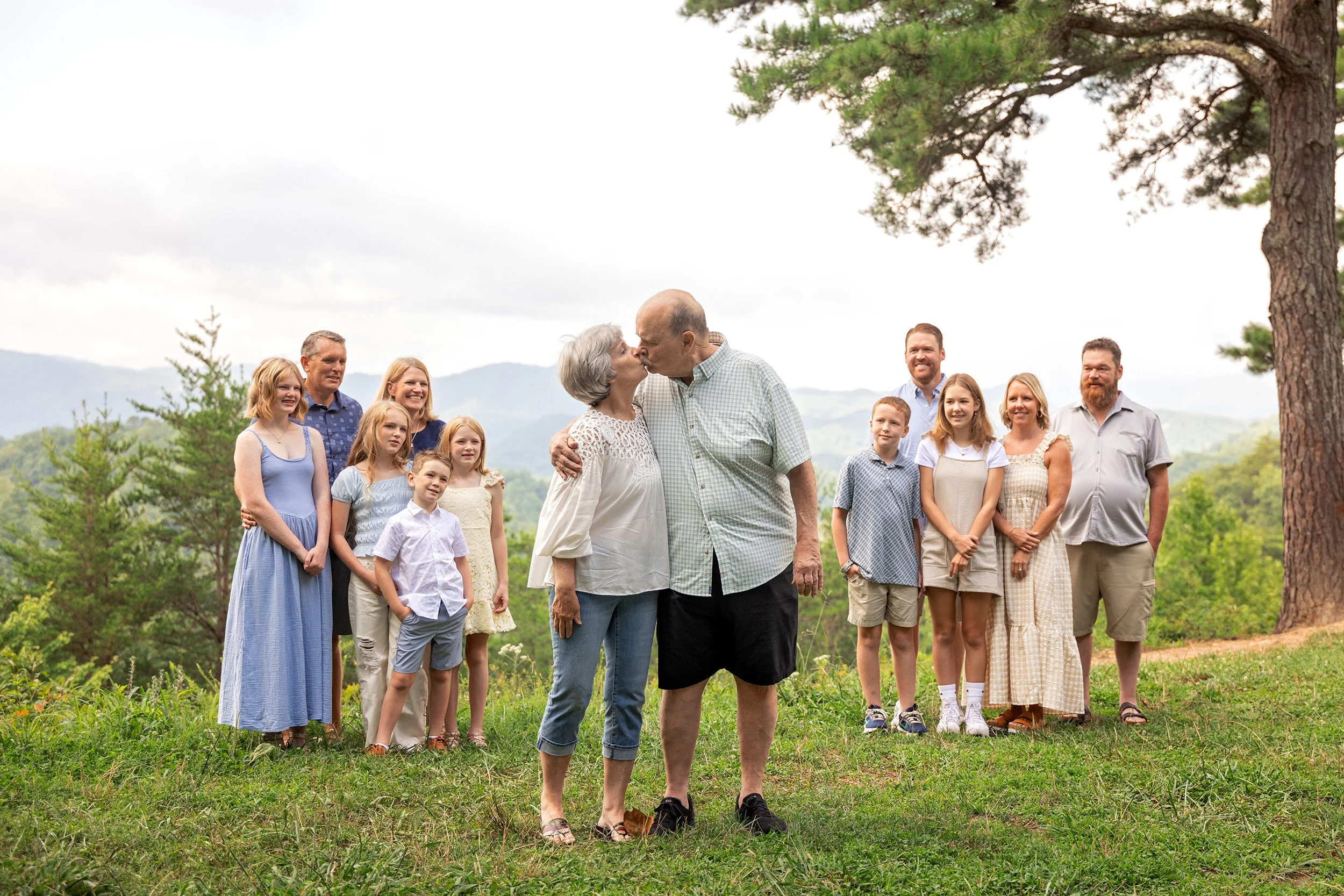 gatlinburg=photographer-extended-family.jpg