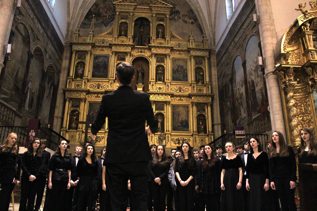 spain choir performing.jpg