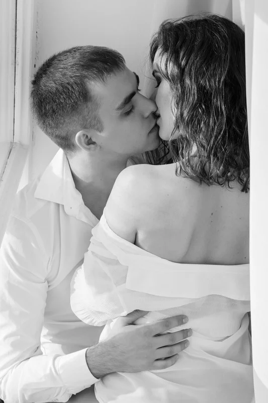 kissing.jpg