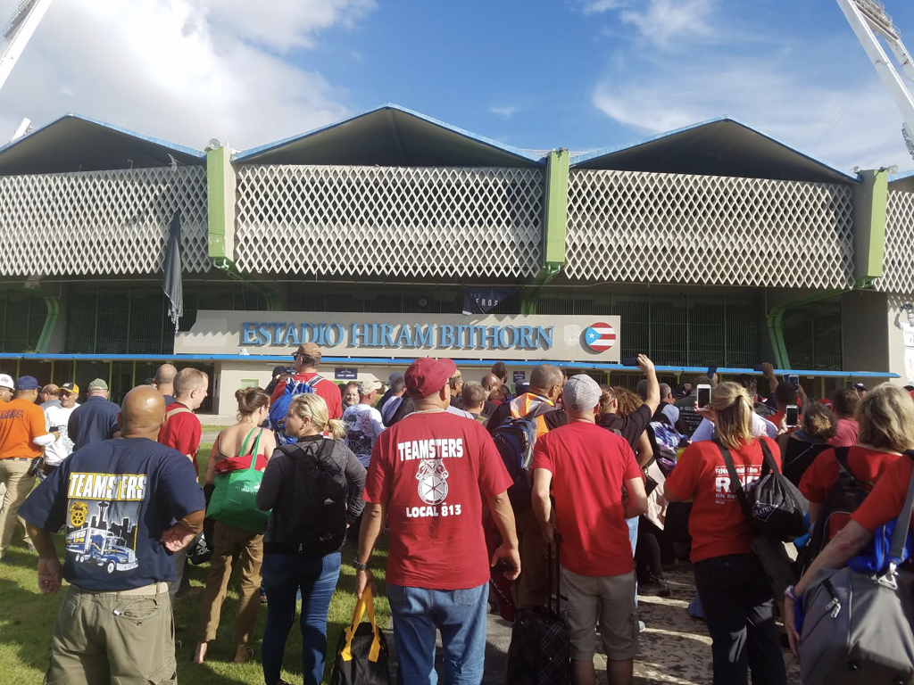 Arriving to San Juan with the rest of the union workers.