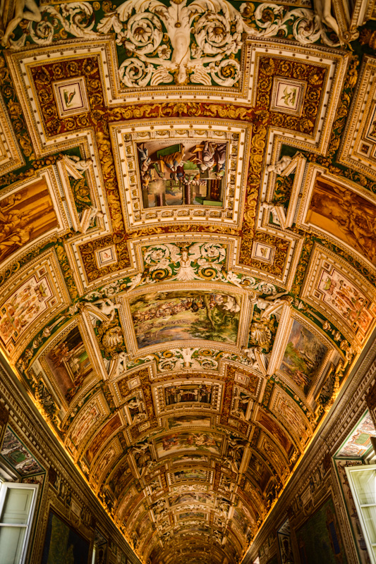 It has famous cultural sites such as St. Peter´s Basilica, the Sistine Chapel and the Vatican Museums, where they feature some of the world´s most famous paintings and sculptures.