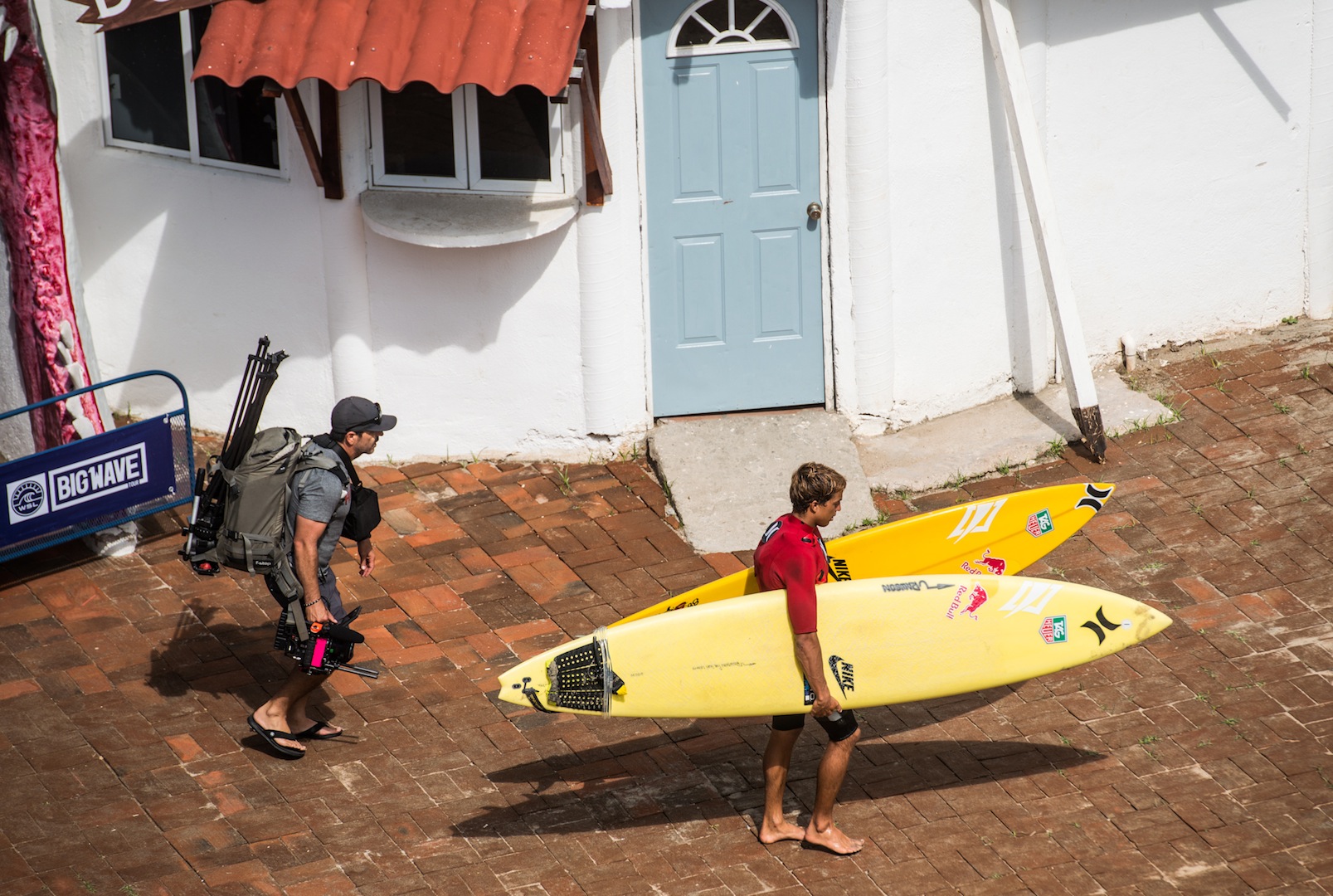 Kai Lenny, getting ready for his heat. The 23 year old from Maui, is the best waterman, no wonder why he did such an amazing performance.