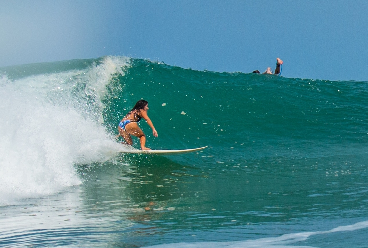 Originally from Venezuela now a Puerto local, Simone charges at Zicatela