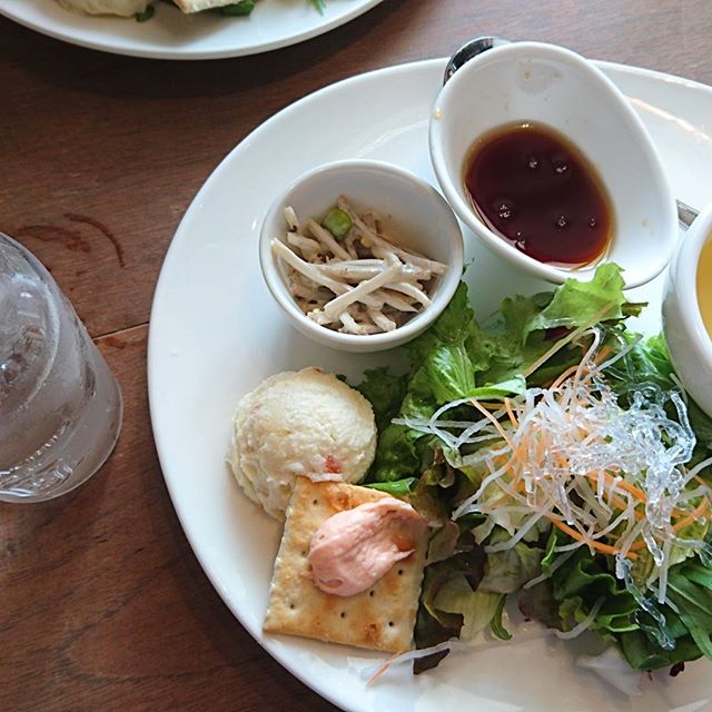 今日はずっと気になってて近いのに行けてなかった💦ブリックカフェ☕🍴行ってきました🙆💕おいしかった😆💓11時ですでに激混み💨#小牧カフェ#小牧市#ブリックカフェ#lunch#ランチ#人気なお店#おいしかった#また行きたいな