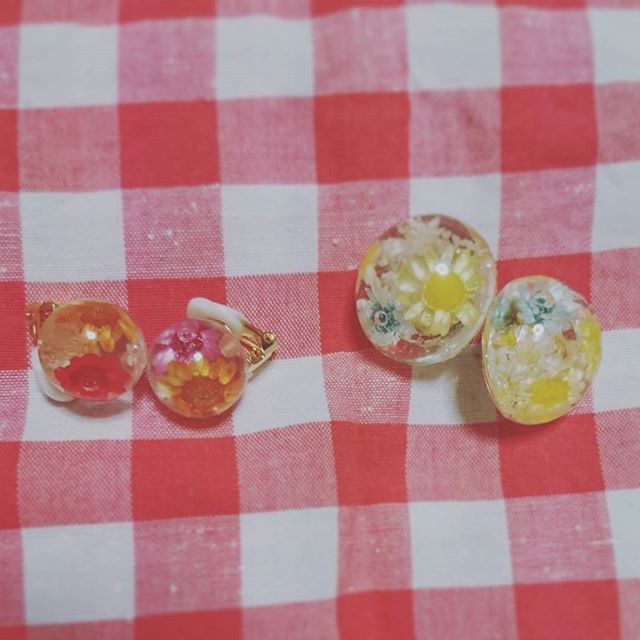 ひさびさハンドメイド🌼
ピアス　イヤリング　ヘアバトン💕
先日★お客様から頂いた手作り🍰
おいしかったぁ☺✨#ハンドメイド#手作り#パーツクラブファン #パーツクラブ#partsclub #ピアス#イヤリング#ヘアバトン#レジン#レジンアクセサリー #ケーキ#手作り#ありがとう #おいしかった #美容師#ケアリスト#スパニスト#aujuaソムリエ #Garden