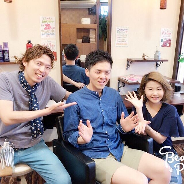 クセ毛を生かしたナチュラルスタイル✨
暑い夏に負けないようRaviでさっぱりしましょー！！
夏はクールメニューが豊富です。
是非遊びに来てください！
#江南市 #Ravi #メンズ #刈り上げ #クールメニュー #美容室