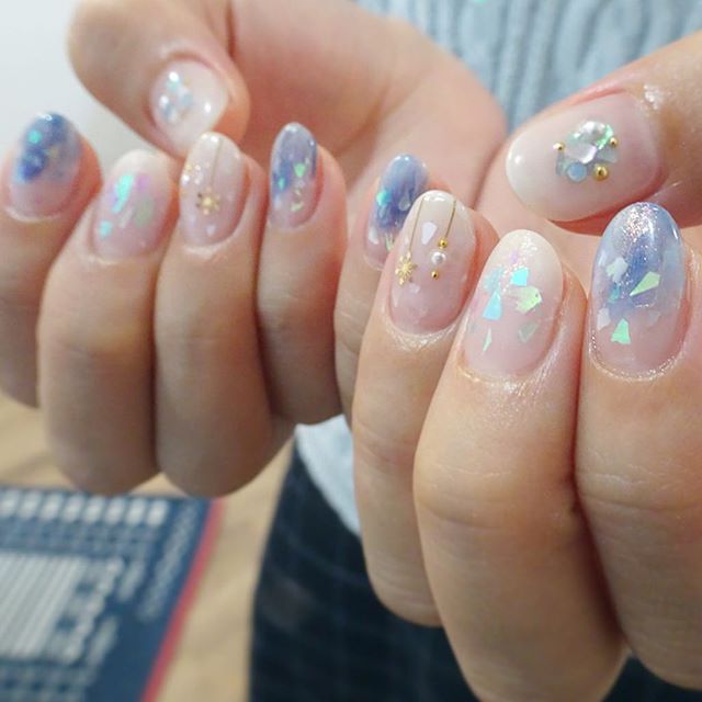 冬っぽく青色系で可愛いいネイル☃️💞 お任せありがとう🌲✨
@amhsgw 
#nails #nailsalon #nailart #ニュアンスネイル #naildesing #美甲 #colors #ネイルアート #art #ネイルサロン #ネイルデザイン #instagood #fashion #個性派ネイル #like4like #冬ネイル#instnails #instnail #ニュアンスネイル #個性派#winter #snow #マットネイル