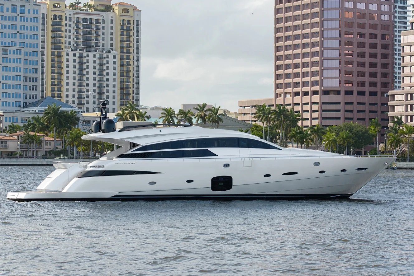 Pershing 92
