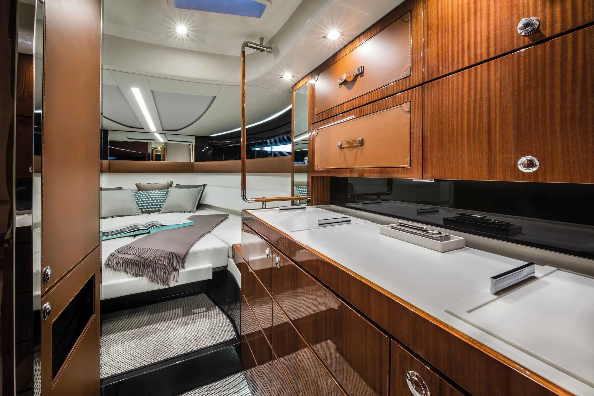 RivaRivamareNewLowerDeck_0000_16902.jpg