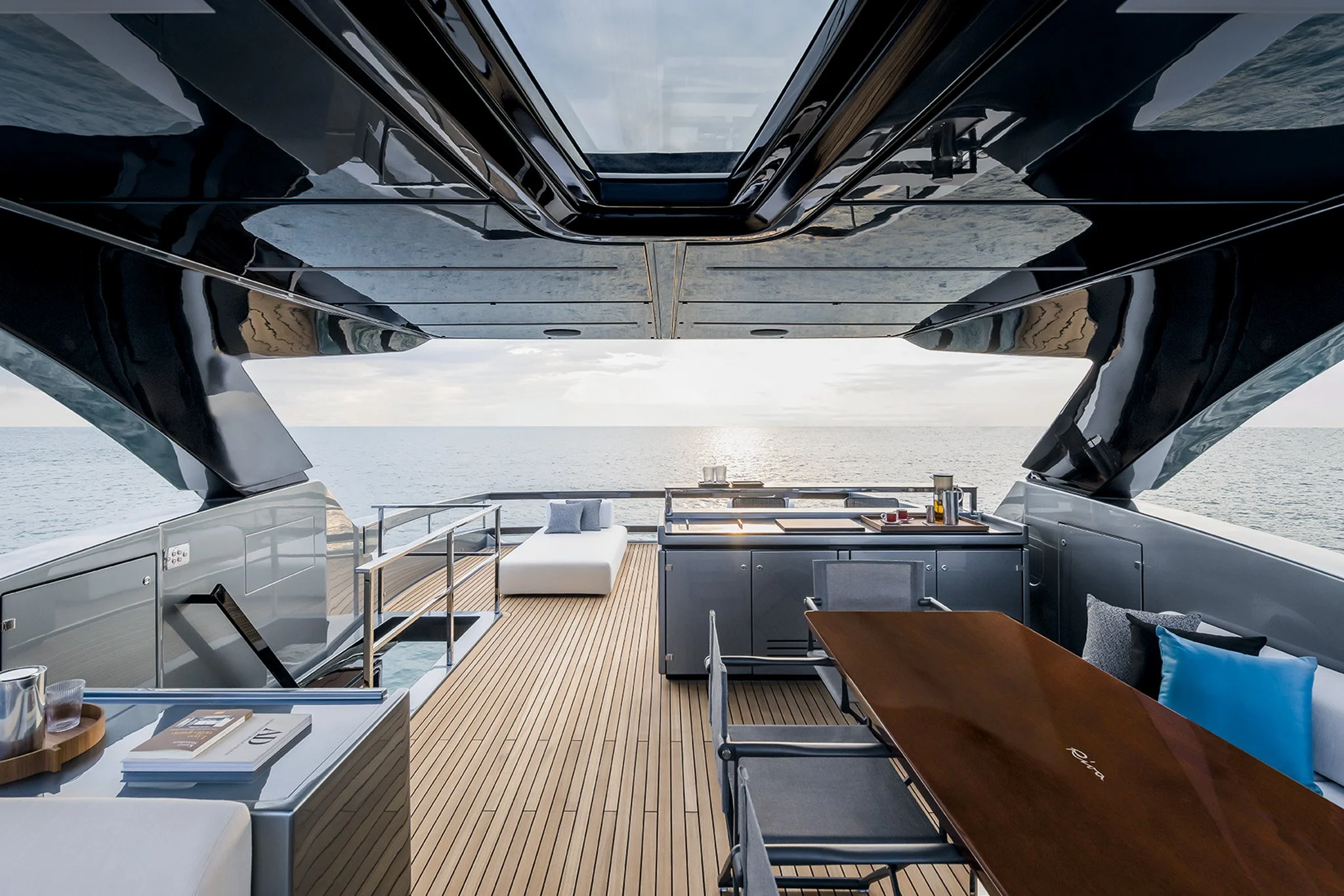 Riva 82 Diva Flybridge Dining Bar Hard Top