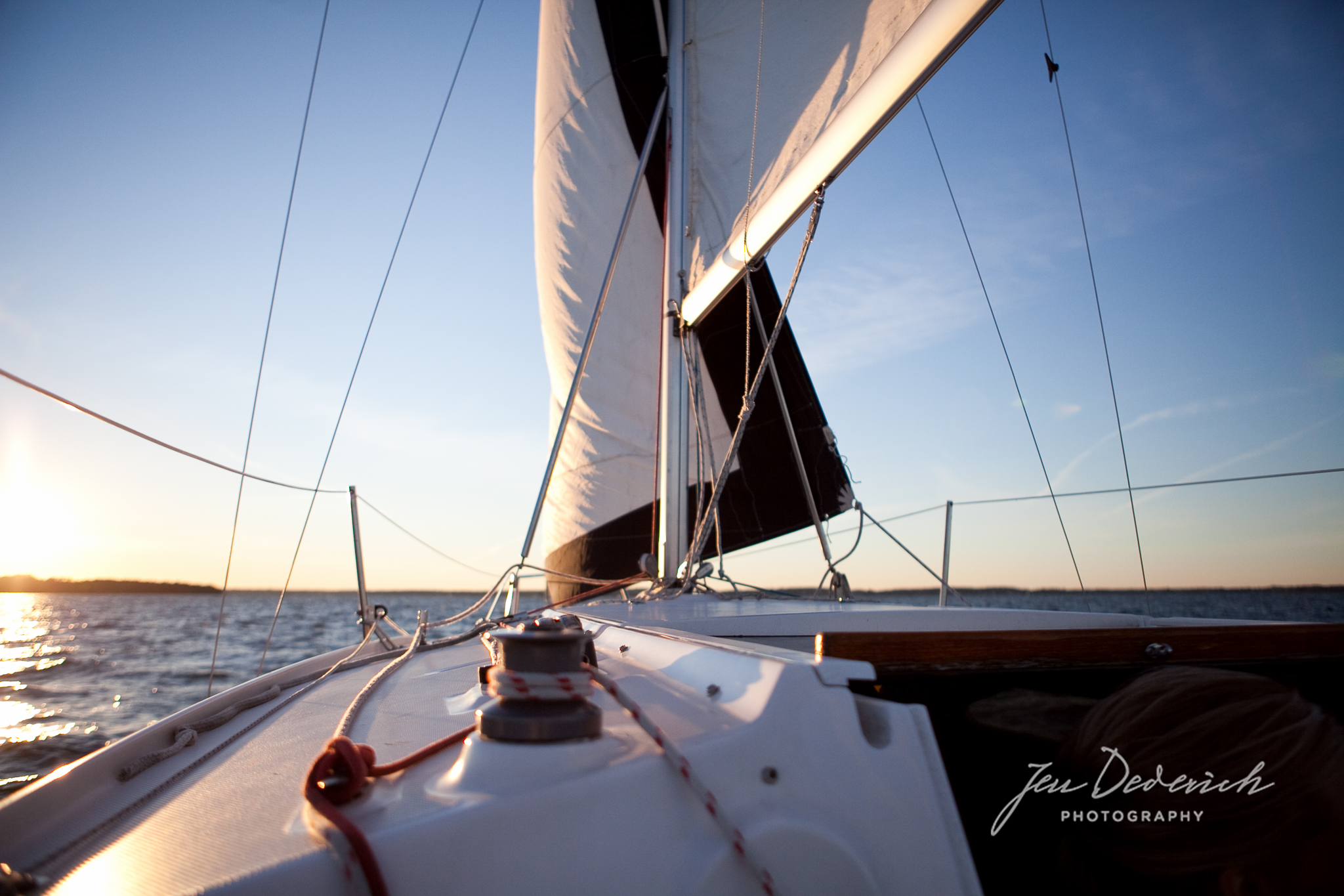 JenDederichPhotography_Madison Engagement_Sailing_Mendota_007.jpg