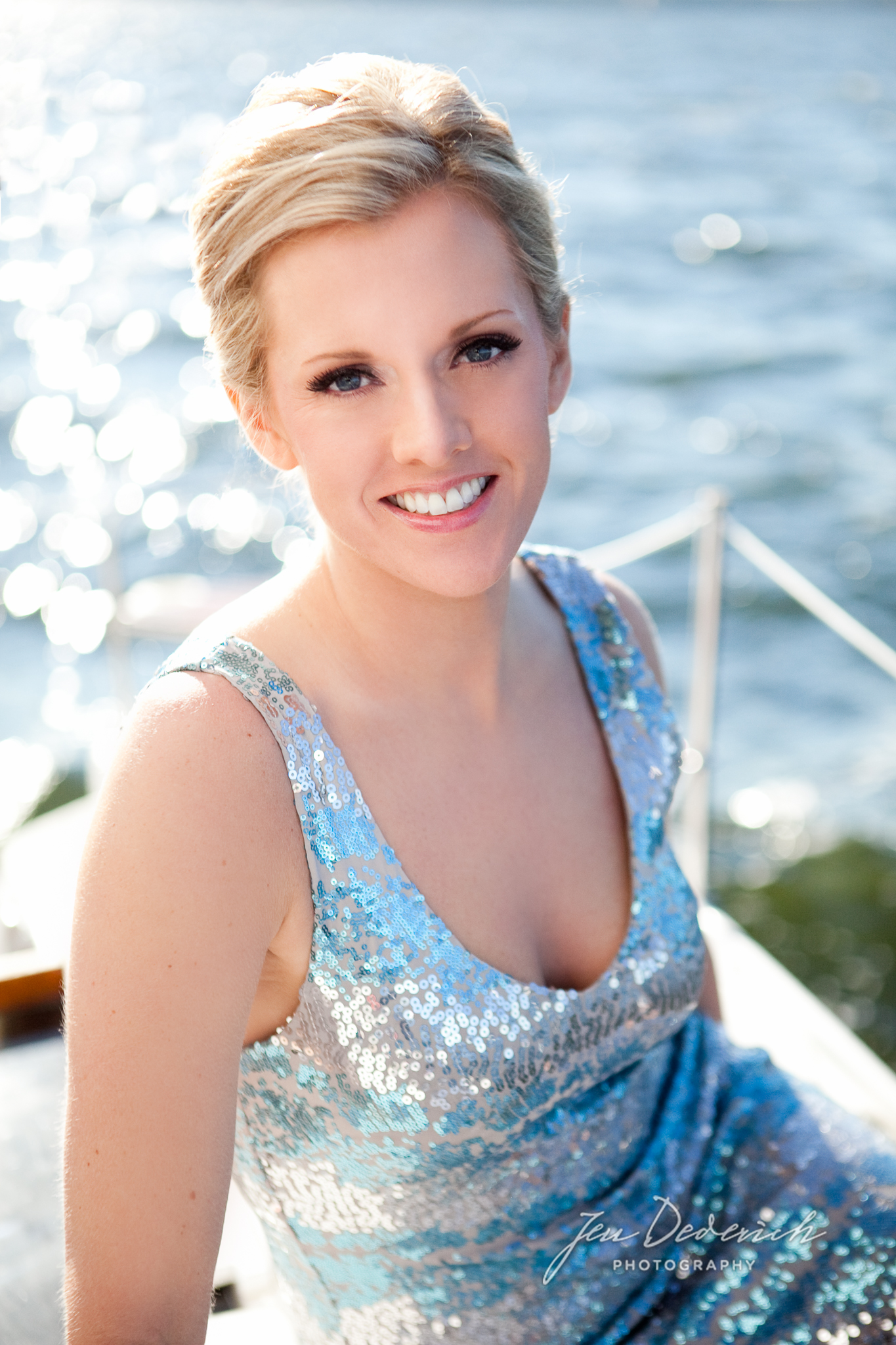 JenDederichPhotography_Madison Engagement_Sailing_Mendota_010.jpg