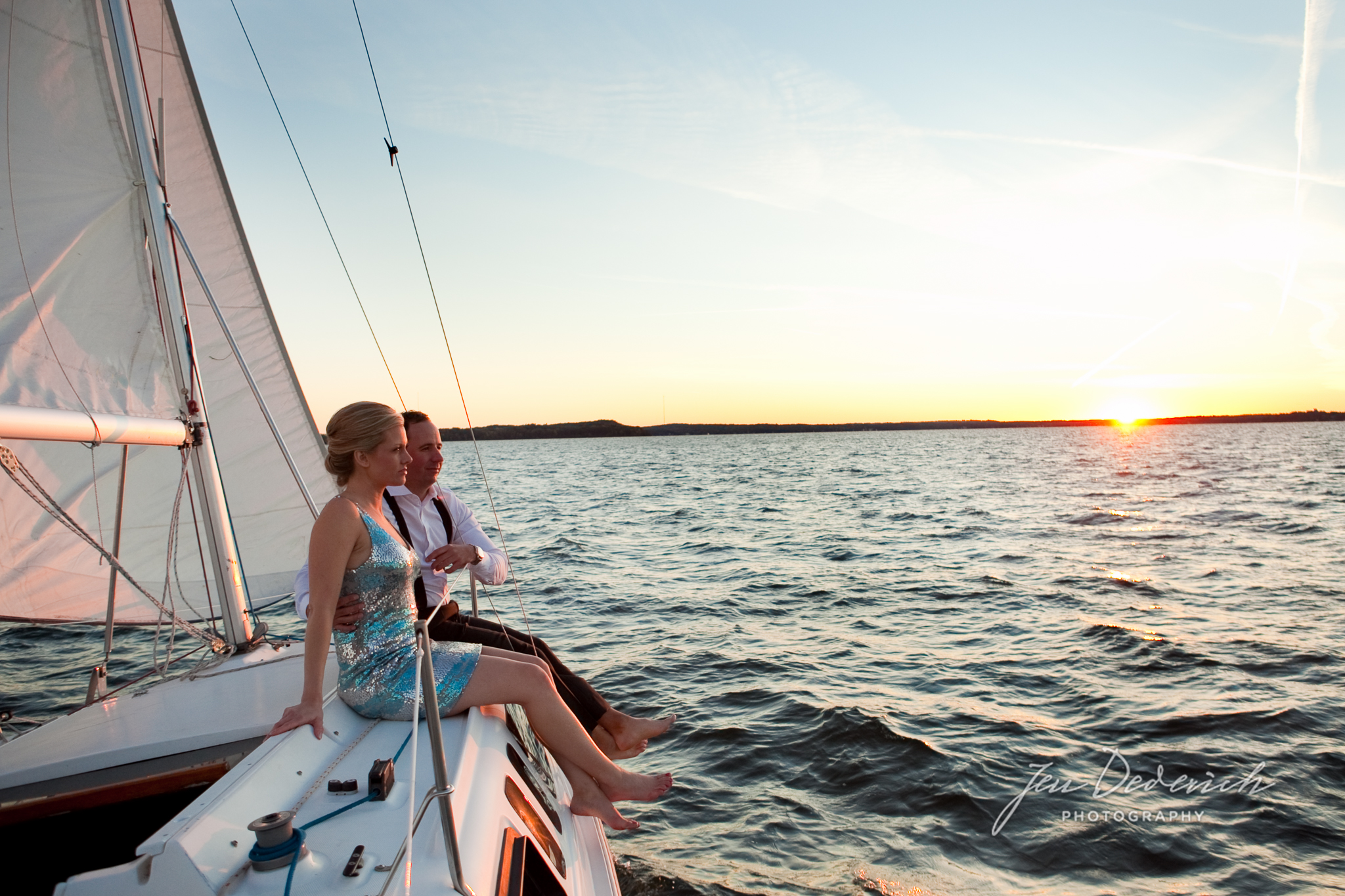 JenDederichPhotography_Madison Engagement_Sailing_Mendota_015.jpg