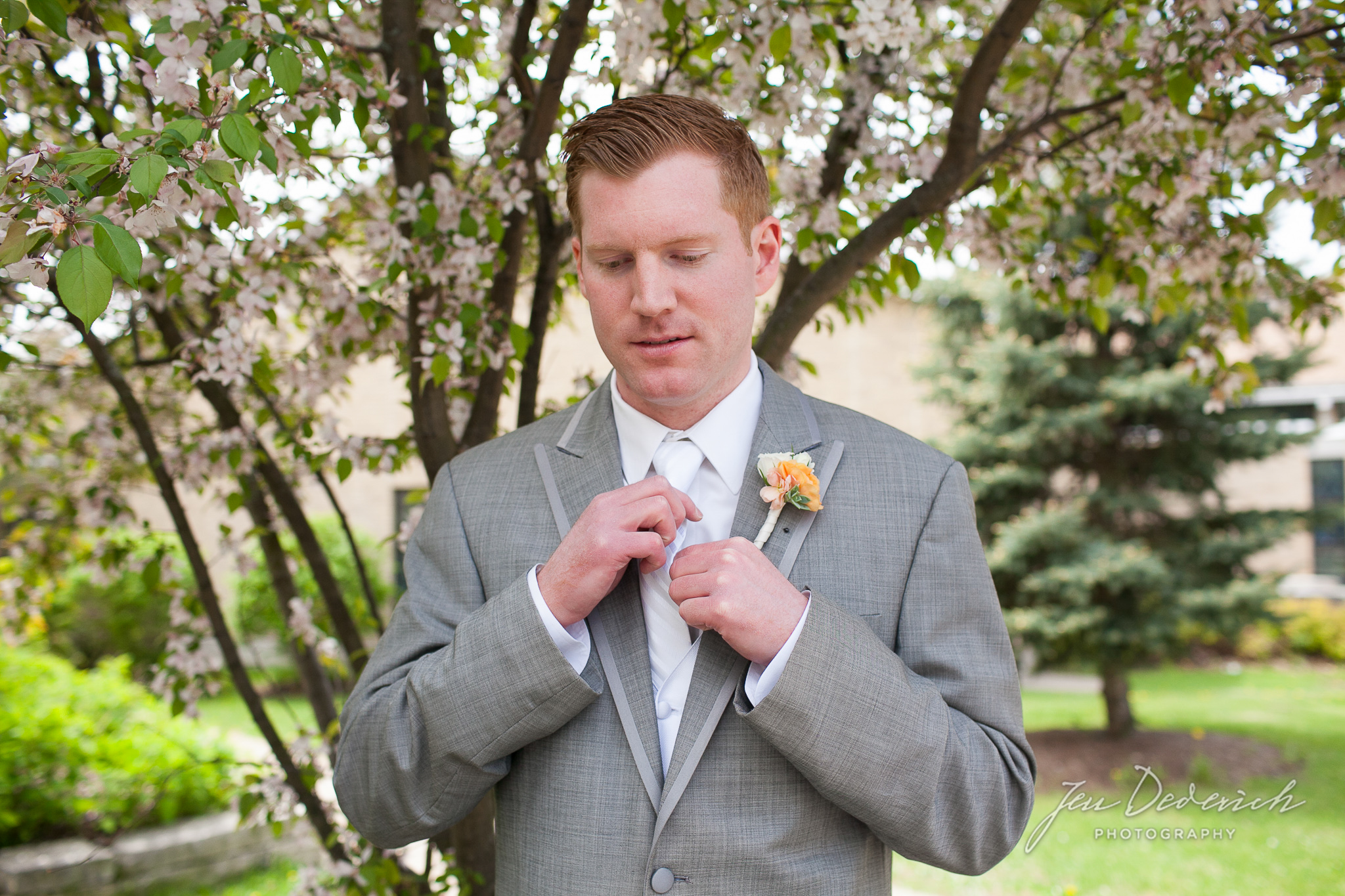 012_groom-details.jpg