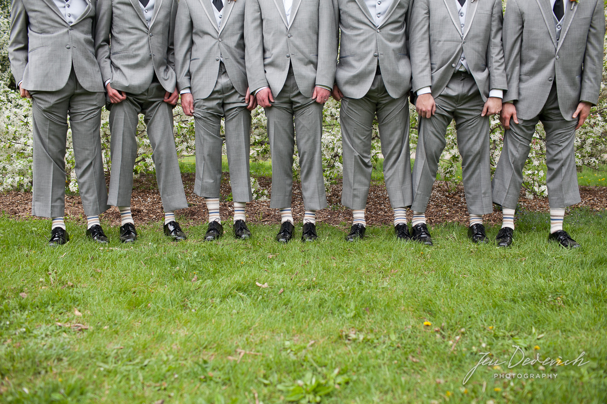 040_spring-groomsmen-madison-wisconsin.jpg