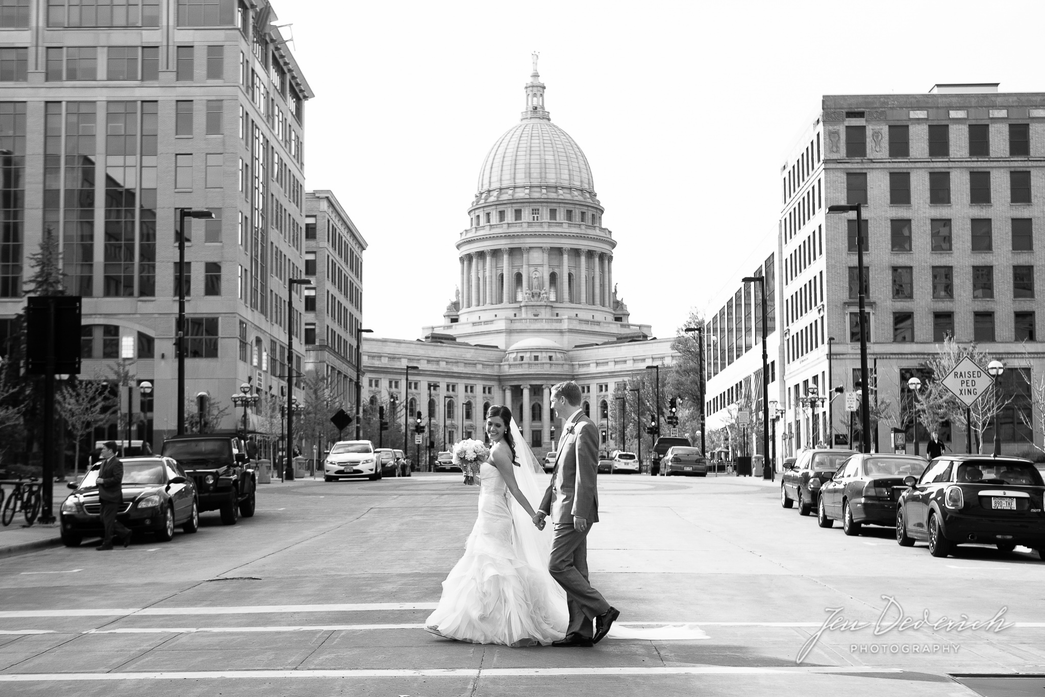 067_wisconsin-capitol-wedding.jpg