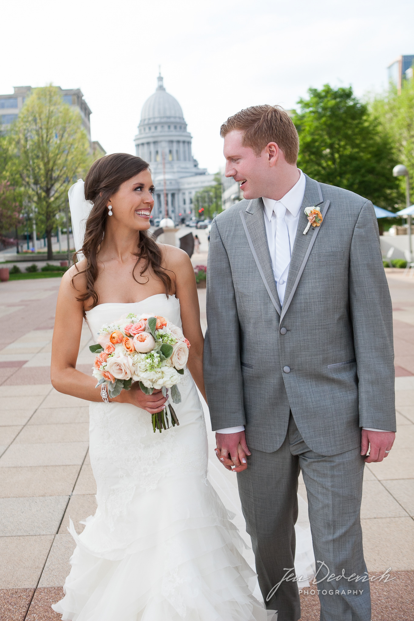 070_wisconsin-capitol-wedding.jpg