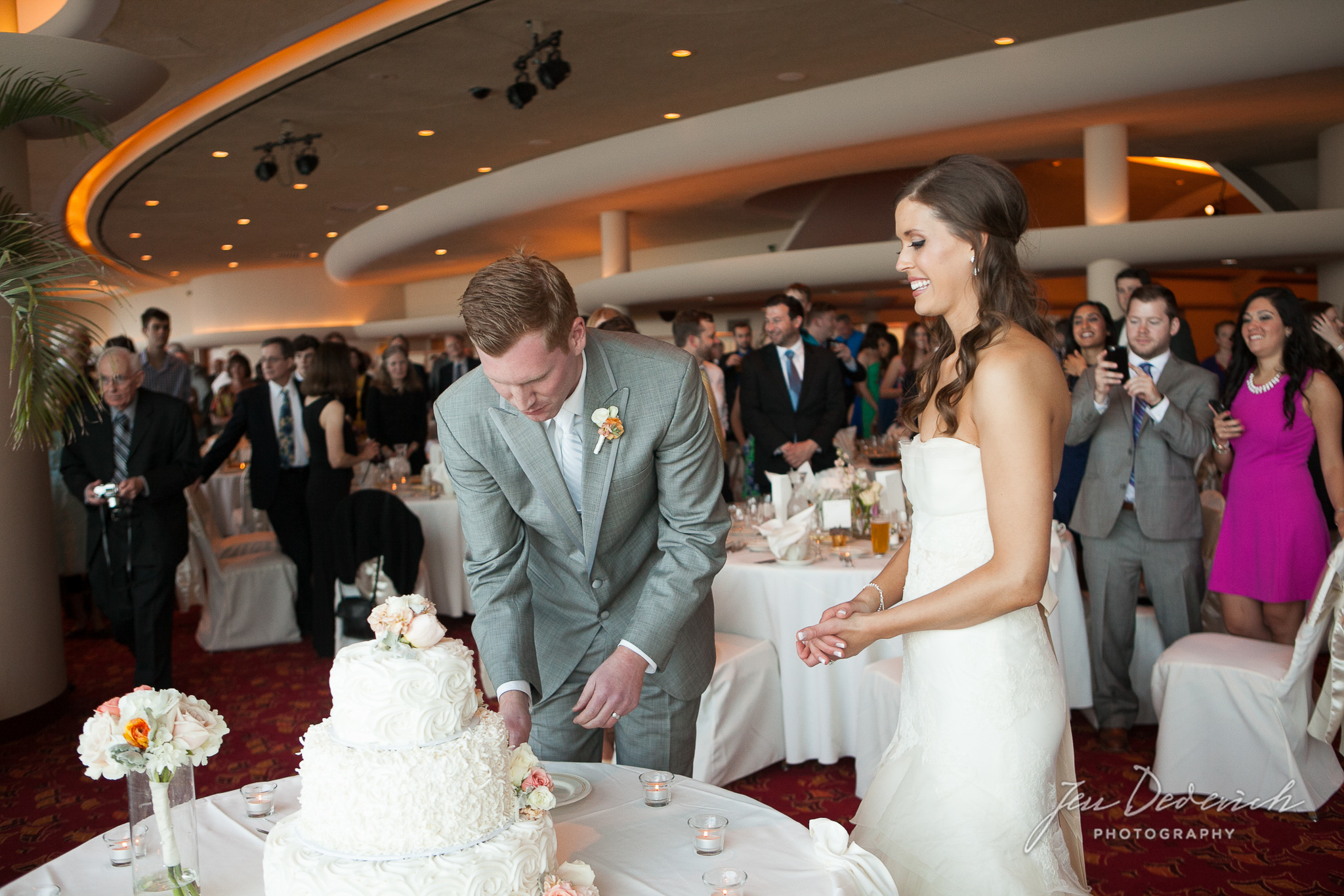 090_monona-terrace-madison-wedding.jpg