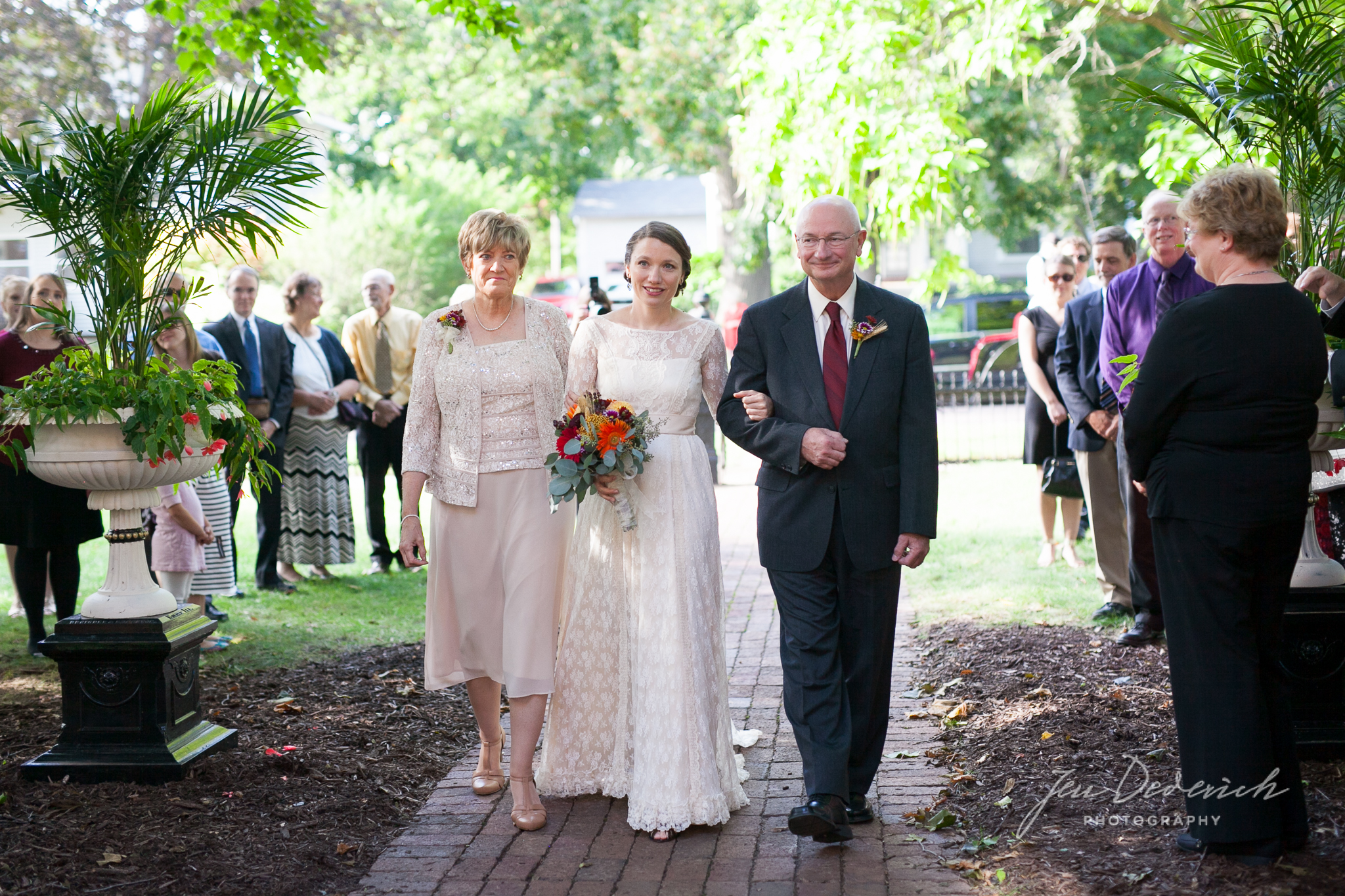 003_Wisconsin-wedding-ceremony.jpg