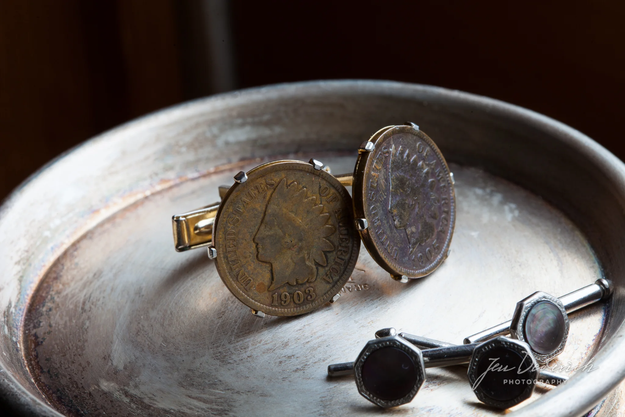 Wedding Details + Accessories | Mixing Classic + Vintage Details To Make Your Wedding Unique