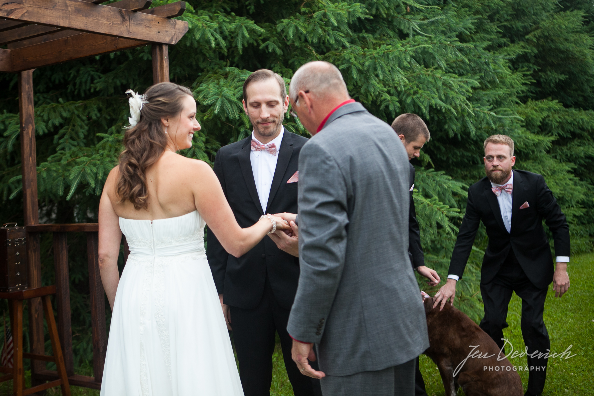 Madison-Wisconsin-backyard-wedding_018.jpg