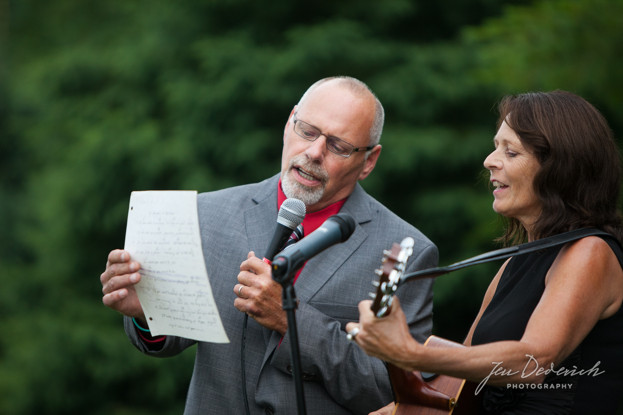 Madison-Wisconsin-backyard-wedding_023.jpg