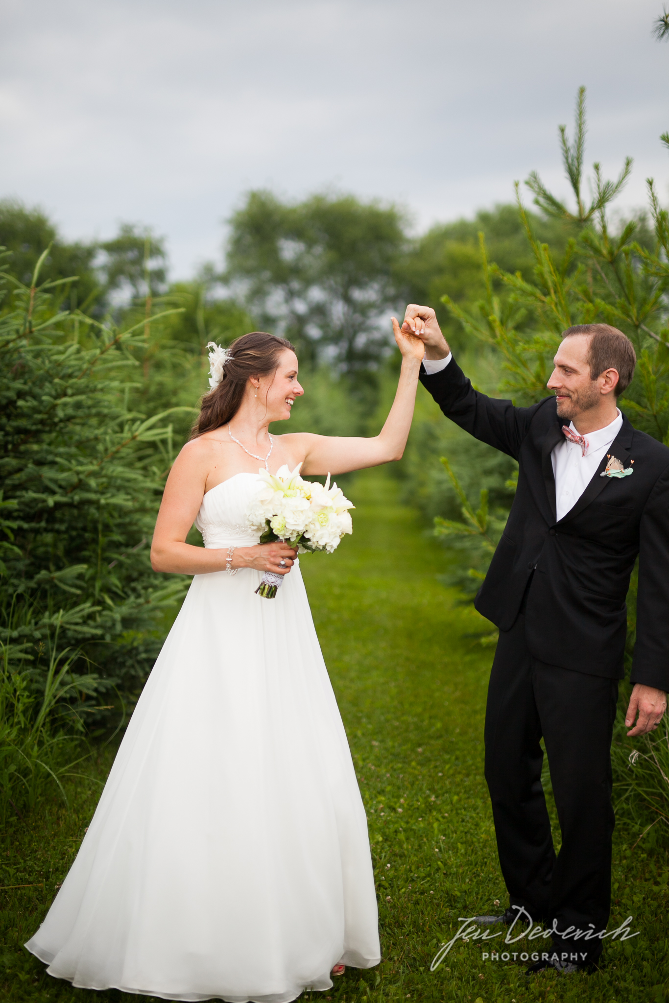 Madison-Wisconsin-backyard-wedding_036.jpg
