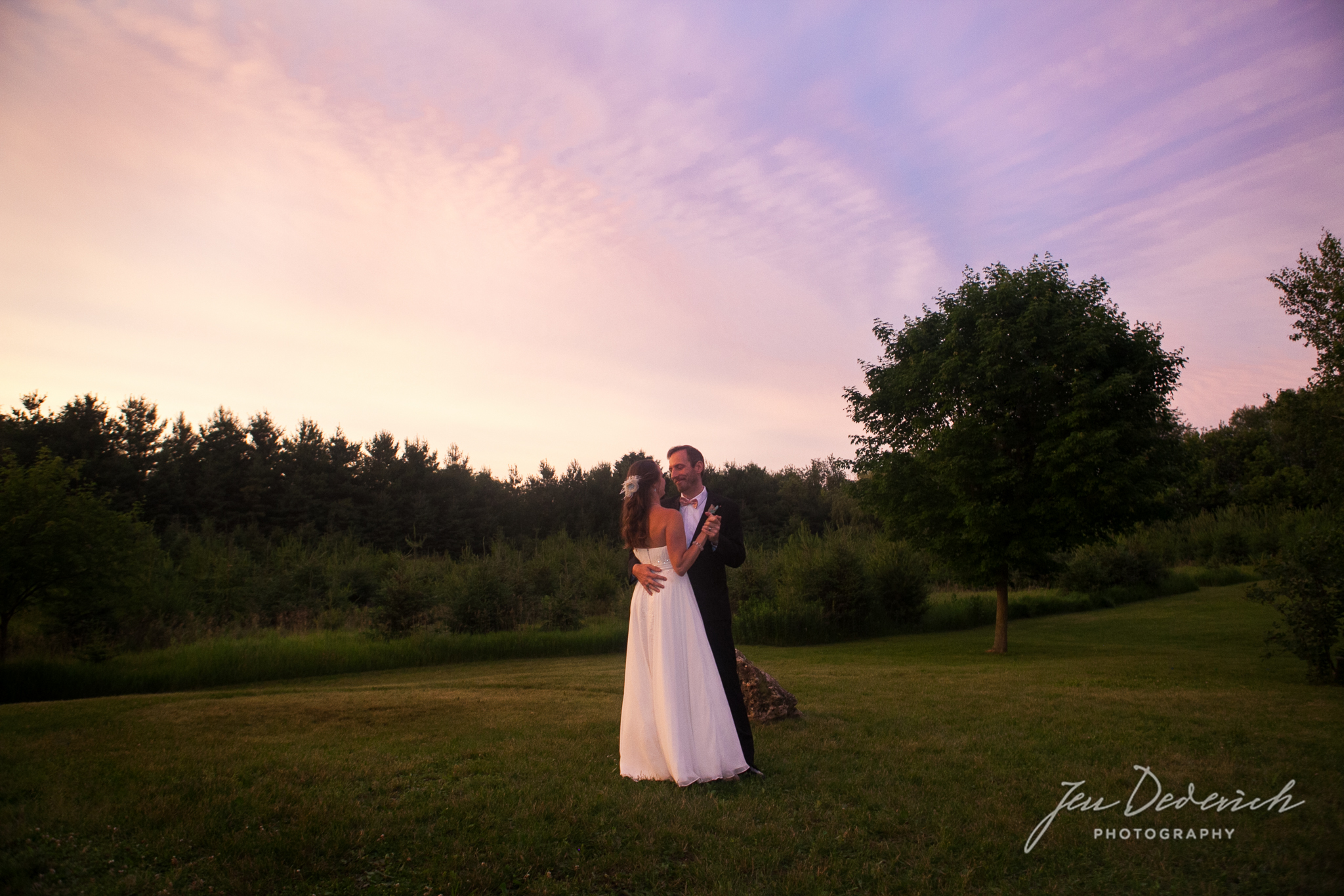 Madison-Wisconsin-backyard-wedding_062.jpg