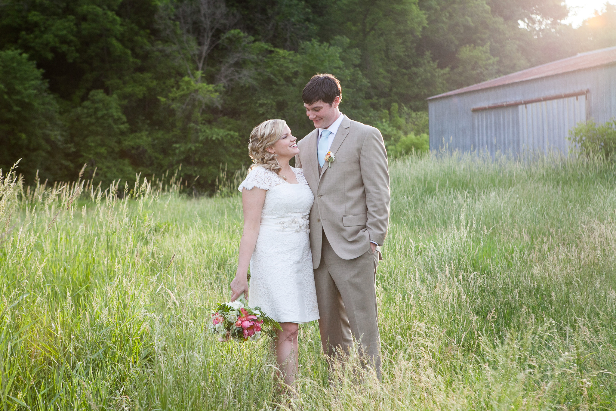 Sugarland-Wisconsin-barn-summer-wedding_128.jpg