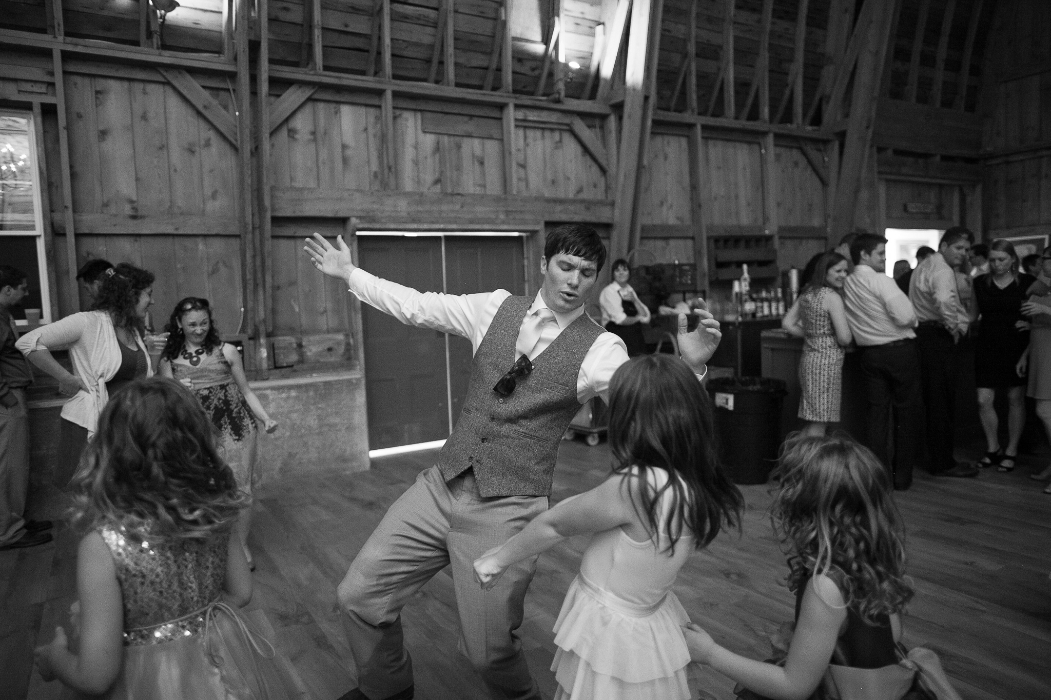 Sugarland-Wisconsin-barn-summer-wedding_152.jpg