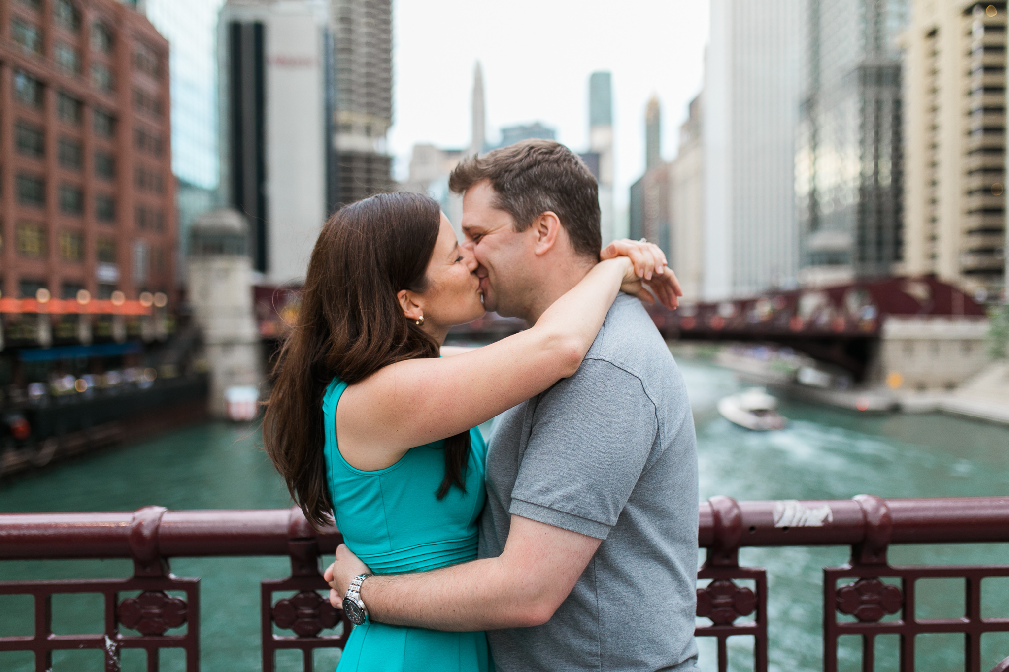 Downtown-Chicago-Engagement-Session-Jen-Dederich_017.jpg