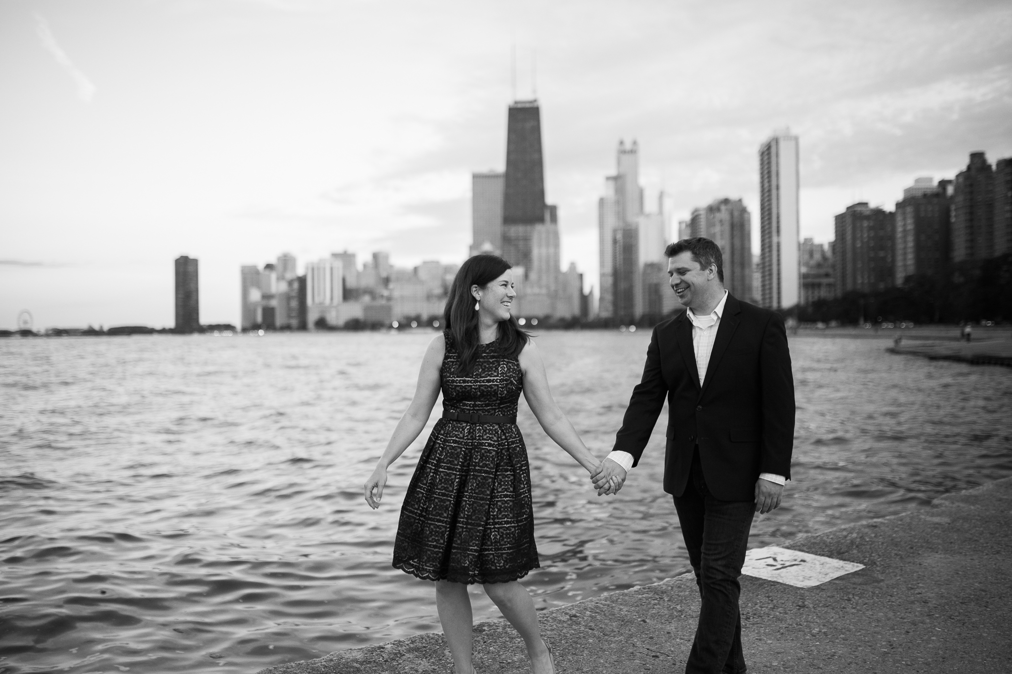 Downtown-Chicago-Engagement-Session-Jen-Dederich_043.jpg