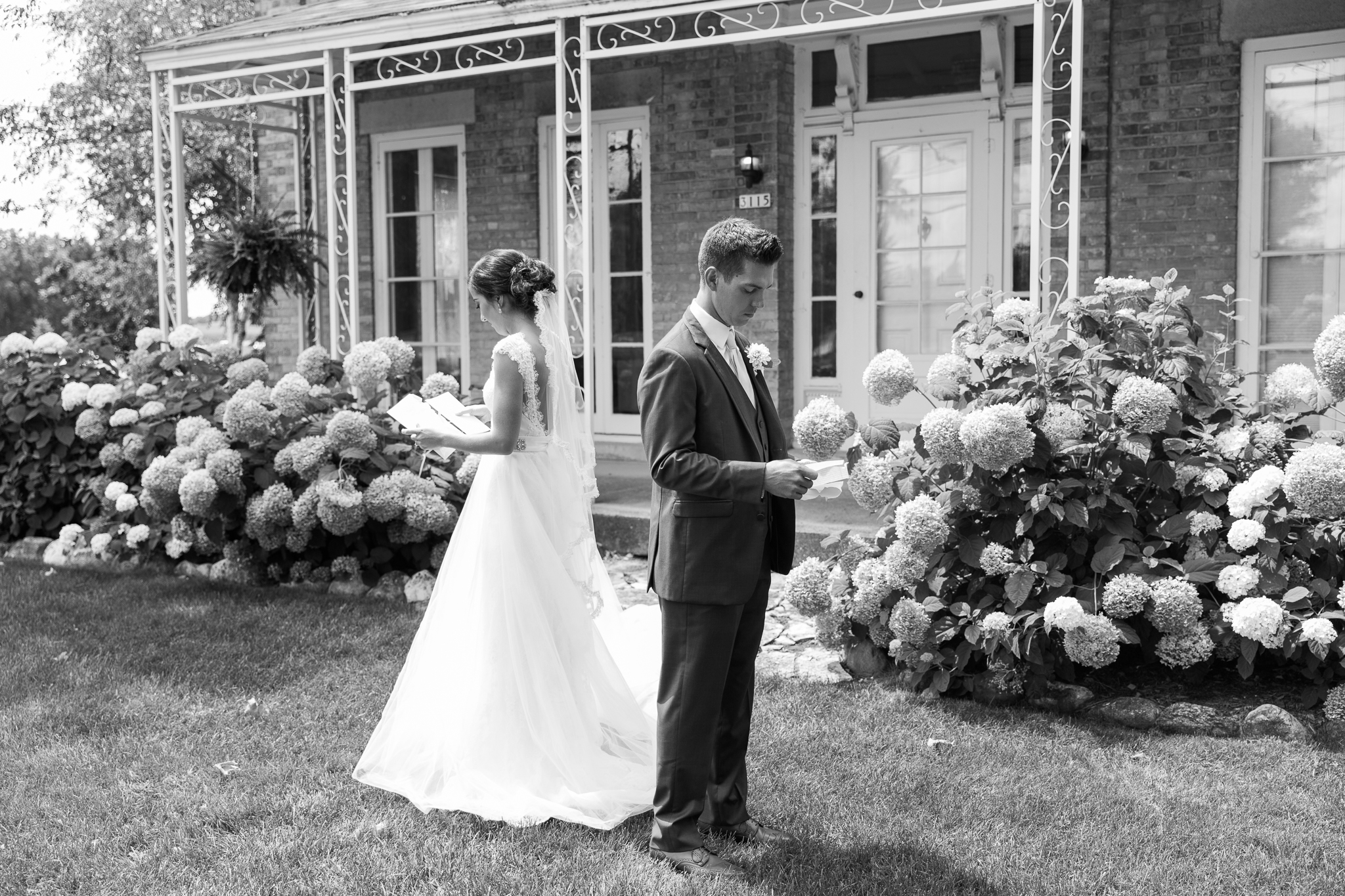 Elegant-Barn-Wedding-Rustic-Manor-1848-Wisconsin_048.jpg