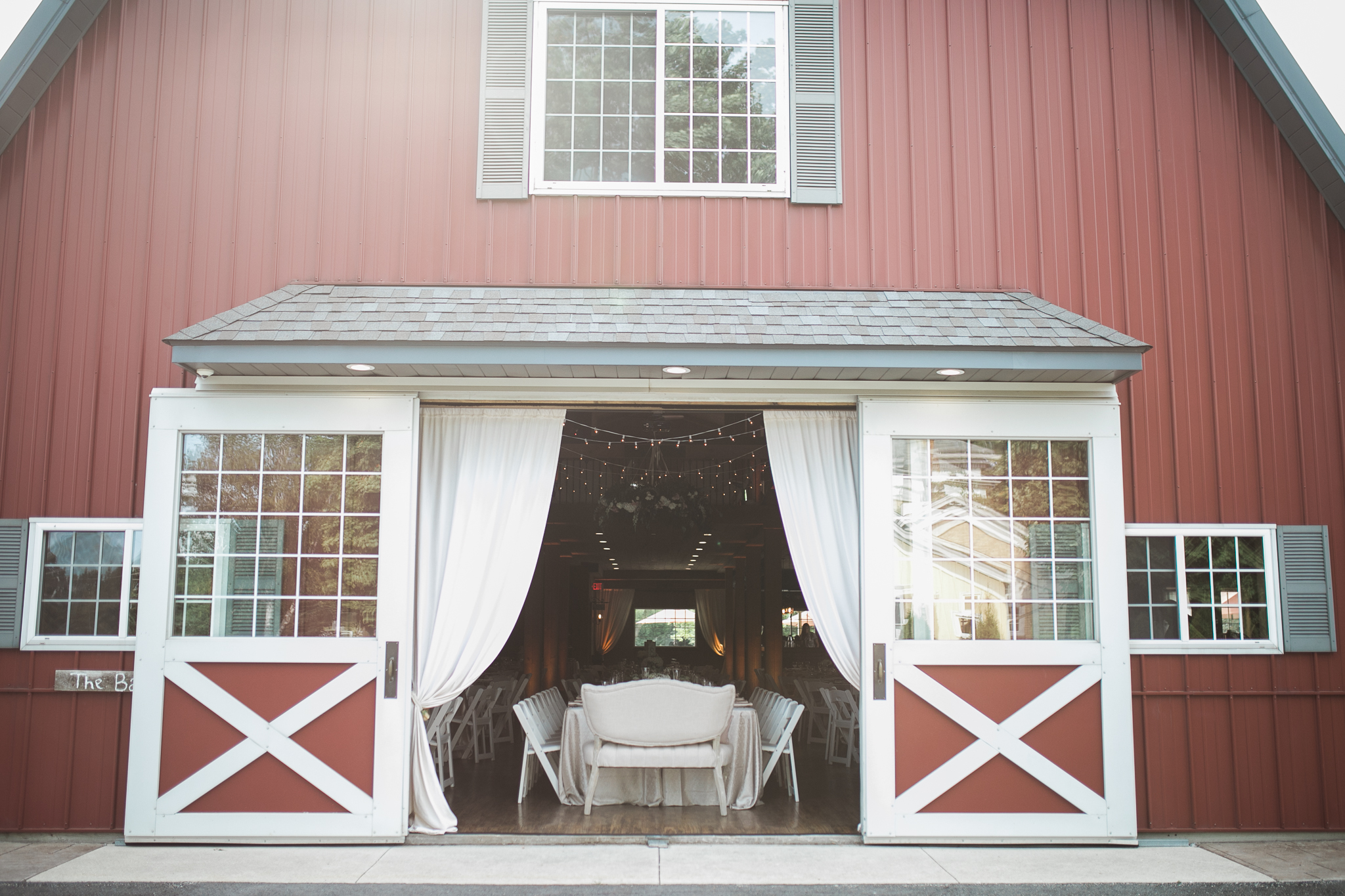 Elegant-Barn-Wedding-Rustic-Manor-1848-Wisconsin_144.jpg