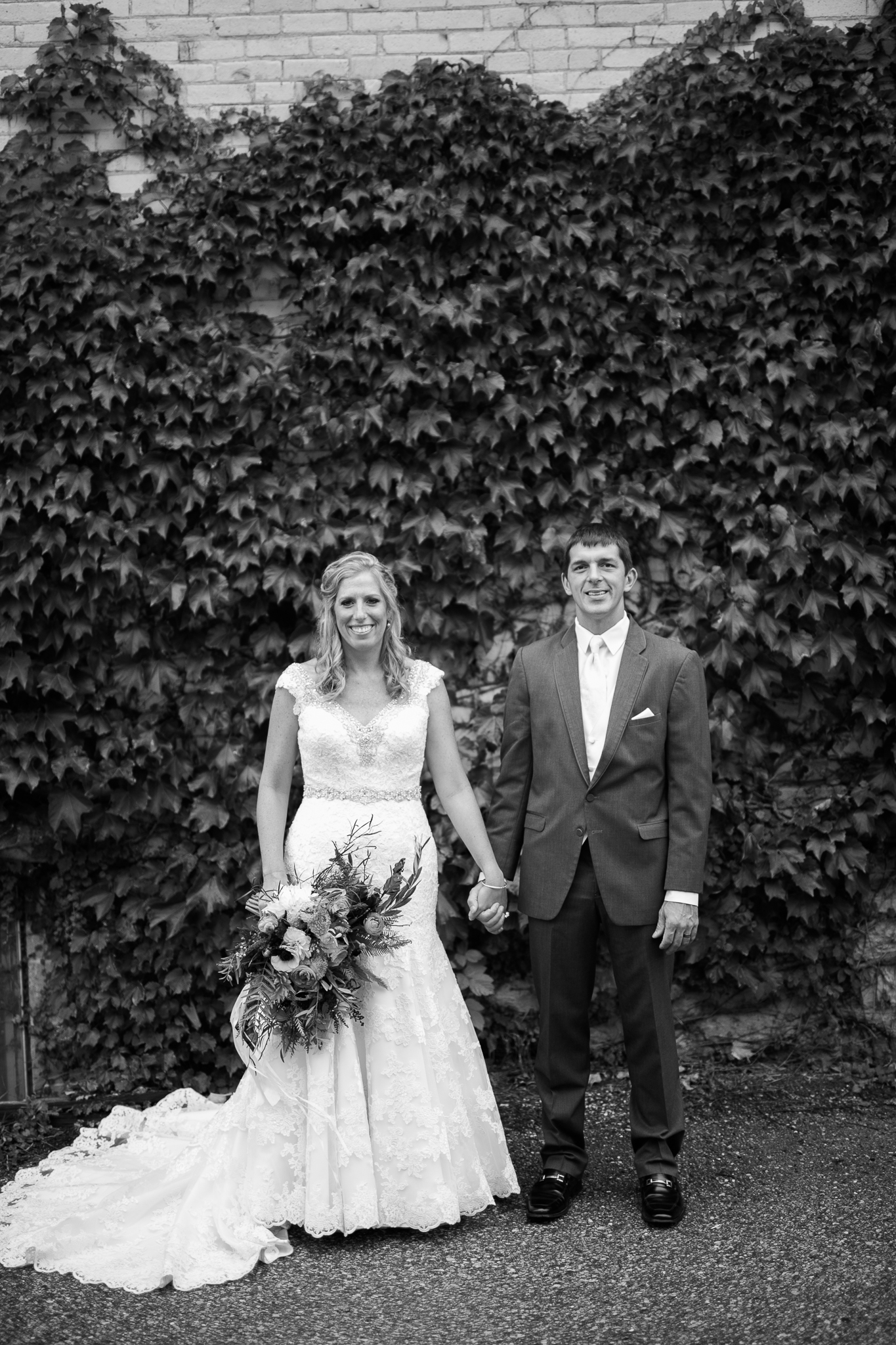 The-Lageret-Wisconsin-Wedding-Jen-Dederich-Photography_024.jpg